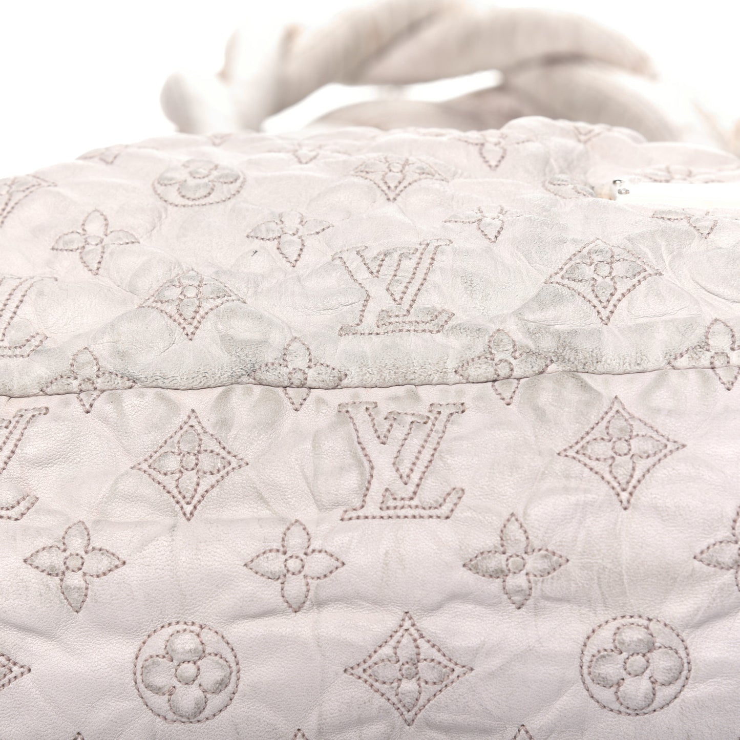 Lambskin Olympe Stratus PM Ecru