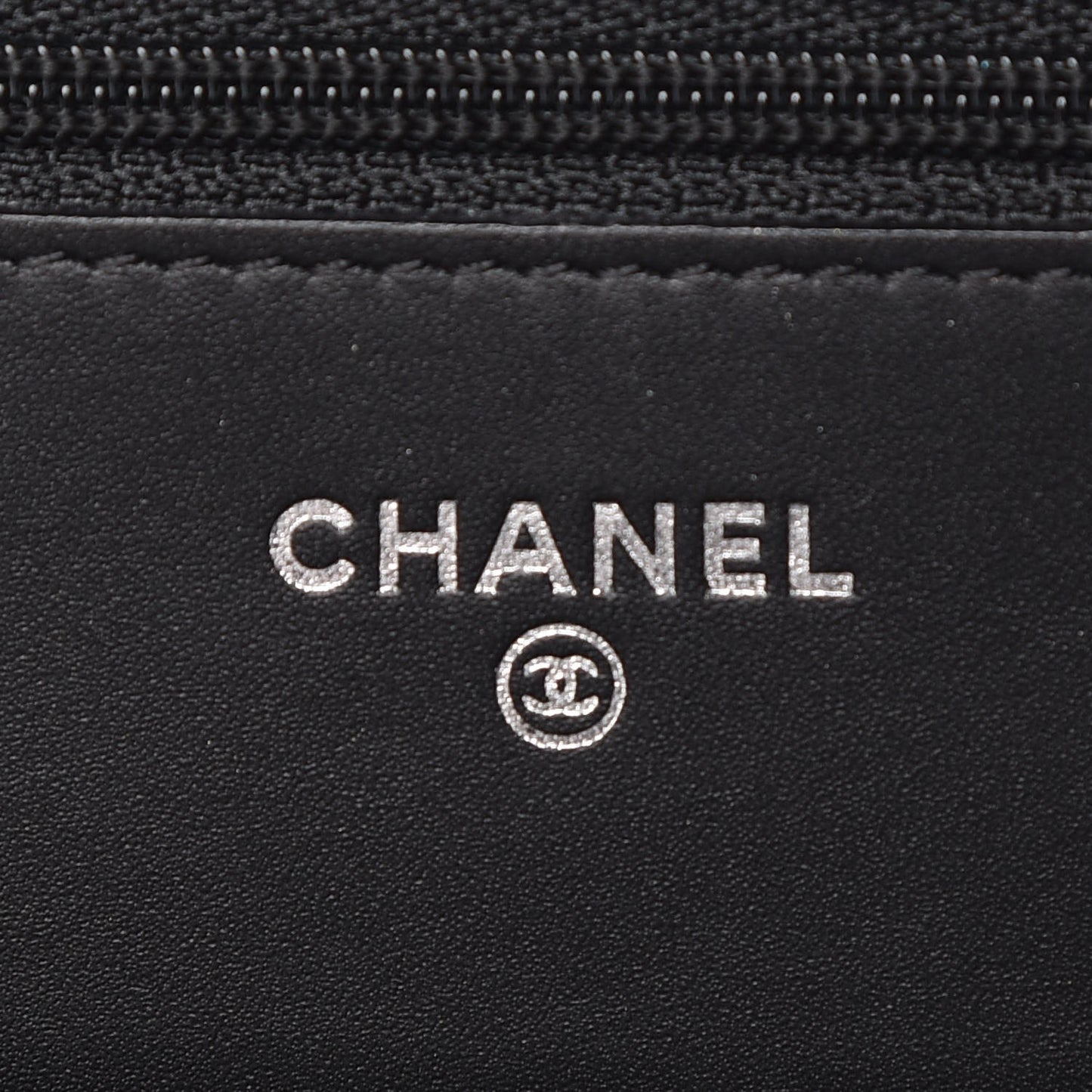 Patent Quilted Brilliant Wallet On Chain WOC Black