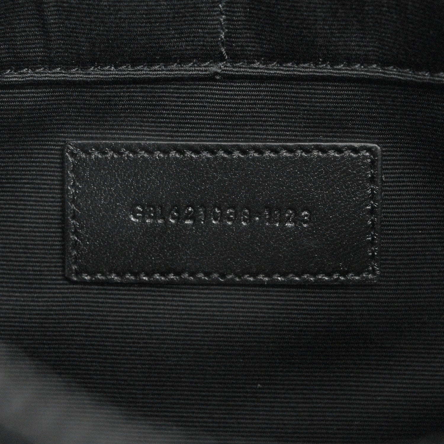 Saint Laurent Grain De Poudre Zipped Tablet Holder Black 7 of 7