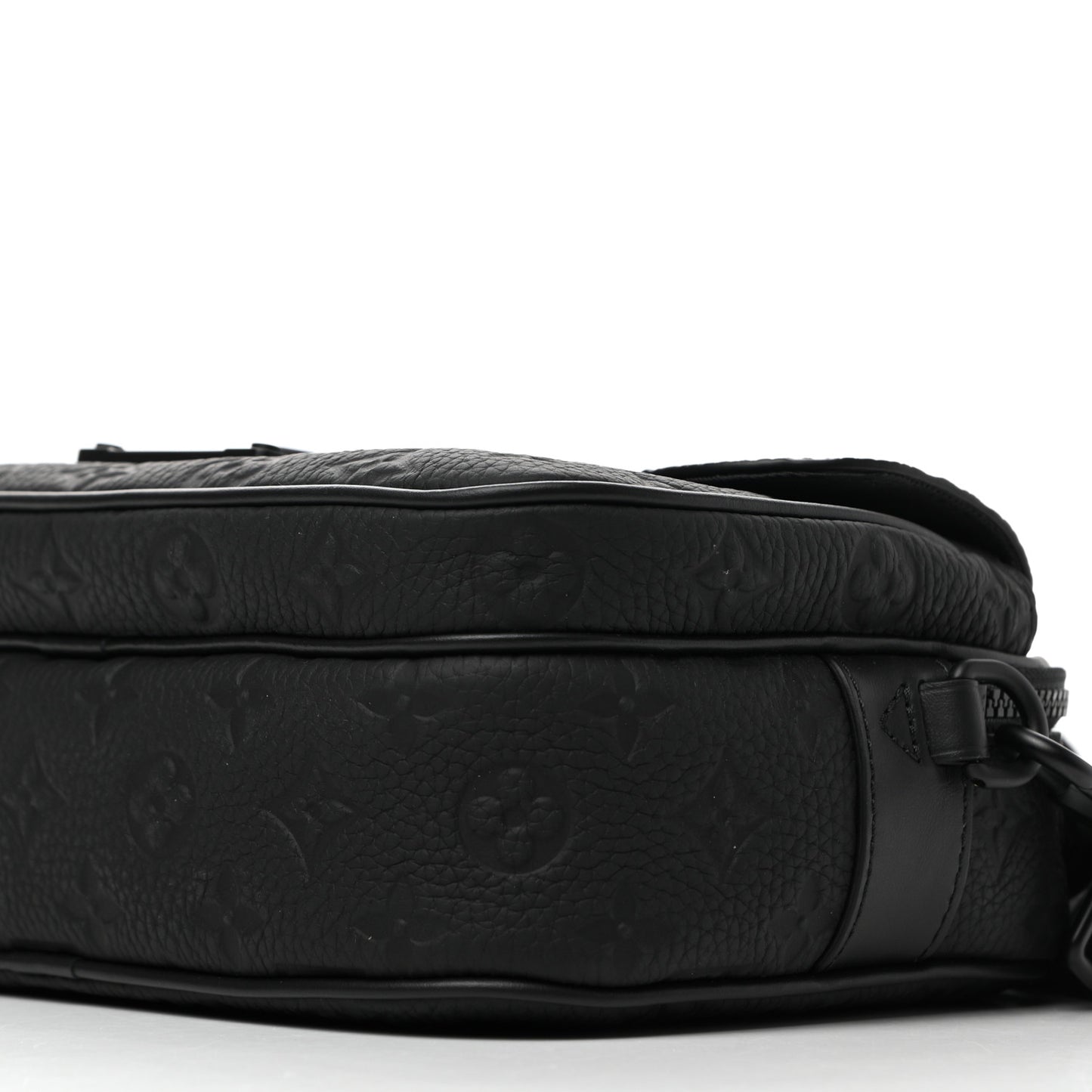 Taurillon Monogram S Lock Messenger Black