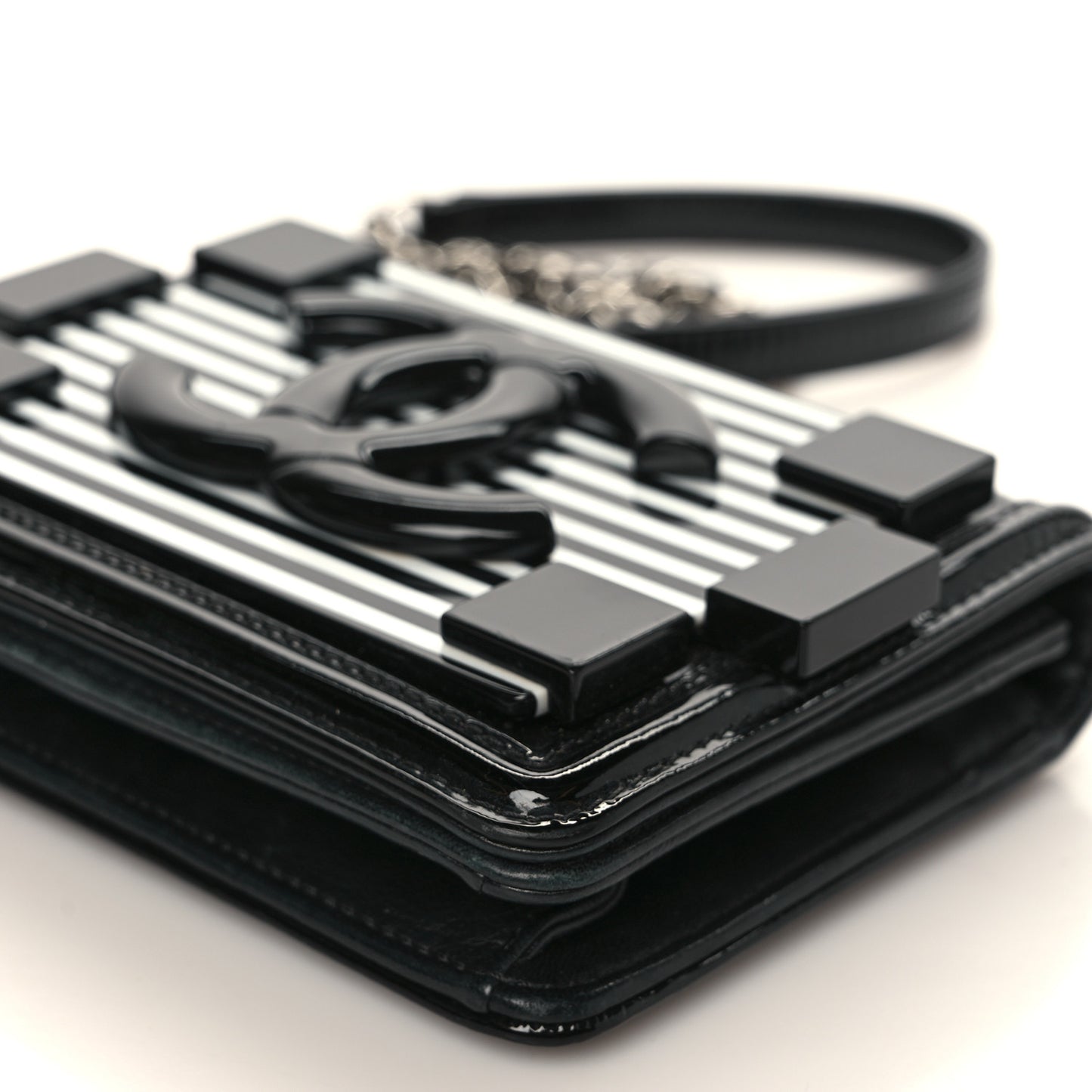 Plexiglass Patent Mini Striped Boy Brick Flap Black White