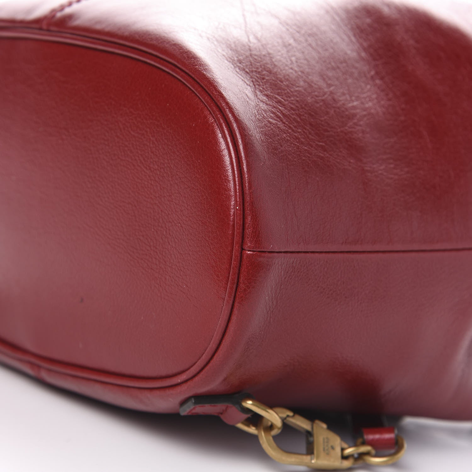 Gucci Piuma Lux Energy Medium Re(Belle) Convertible Bucket Bag Hibiscus Red 8 of 9