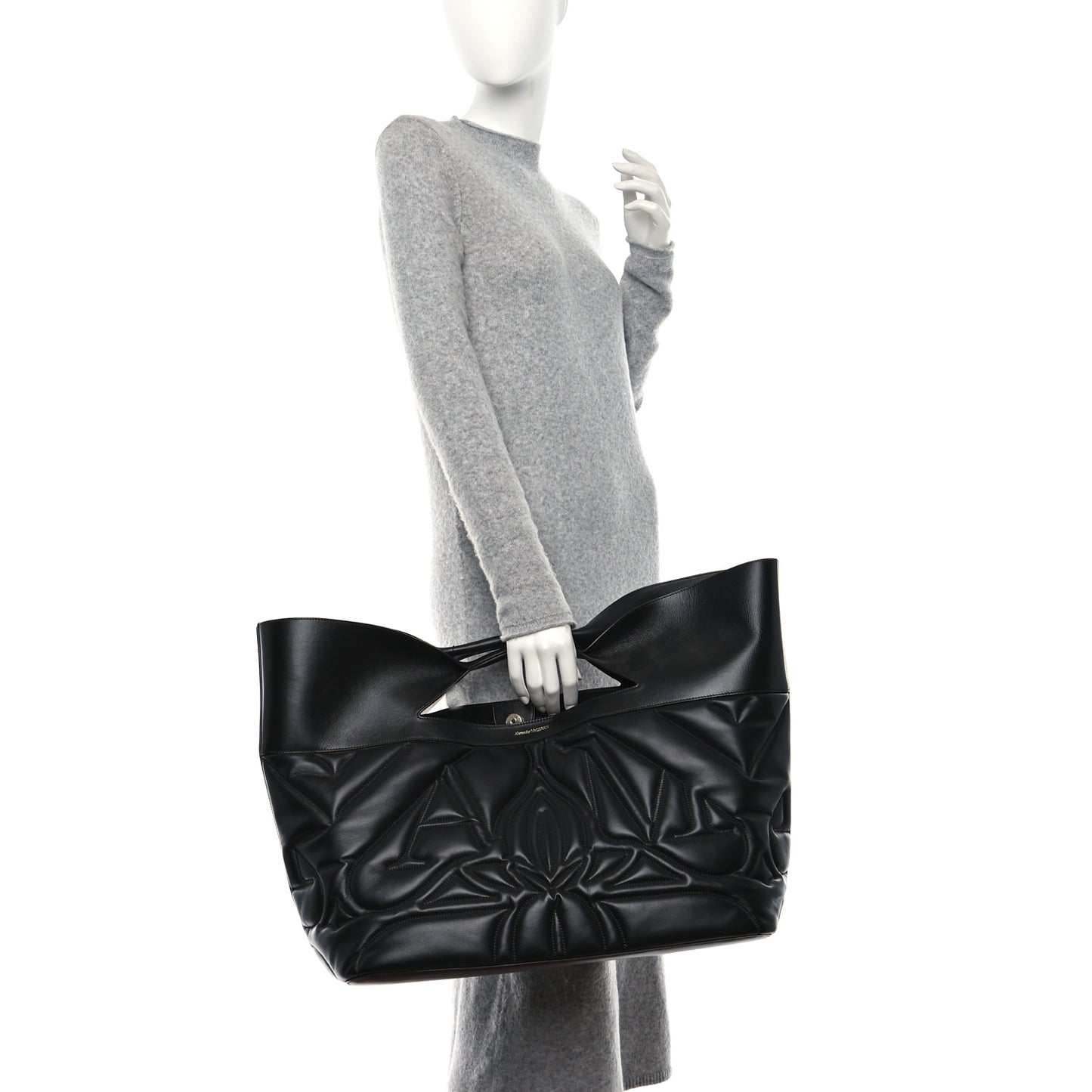 Calfskin Quilted Large The Bow Bag Black