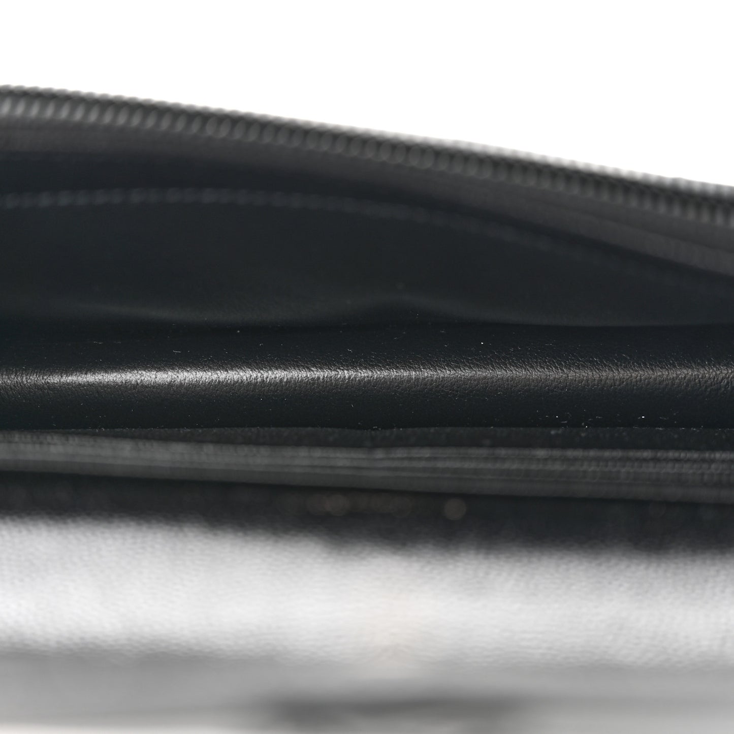Grain De Poudre Matelasse Chevron Monochrome Monogam Envelope Chain Wallet Black
