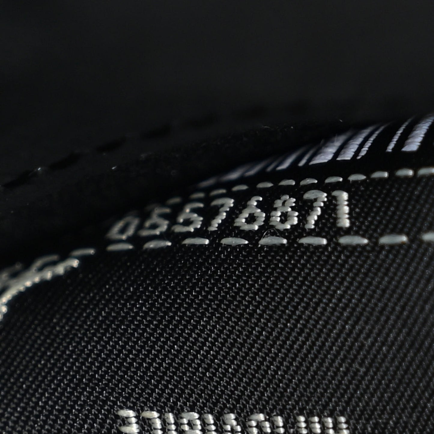 Vitello Cruise F is Fendi Wallet On Chain Black