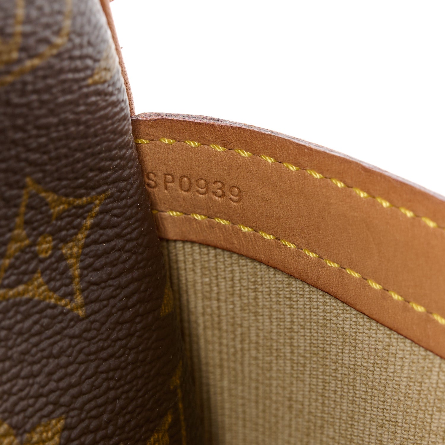 Louis Vuitton Monogram Reporter PM 10 of 13