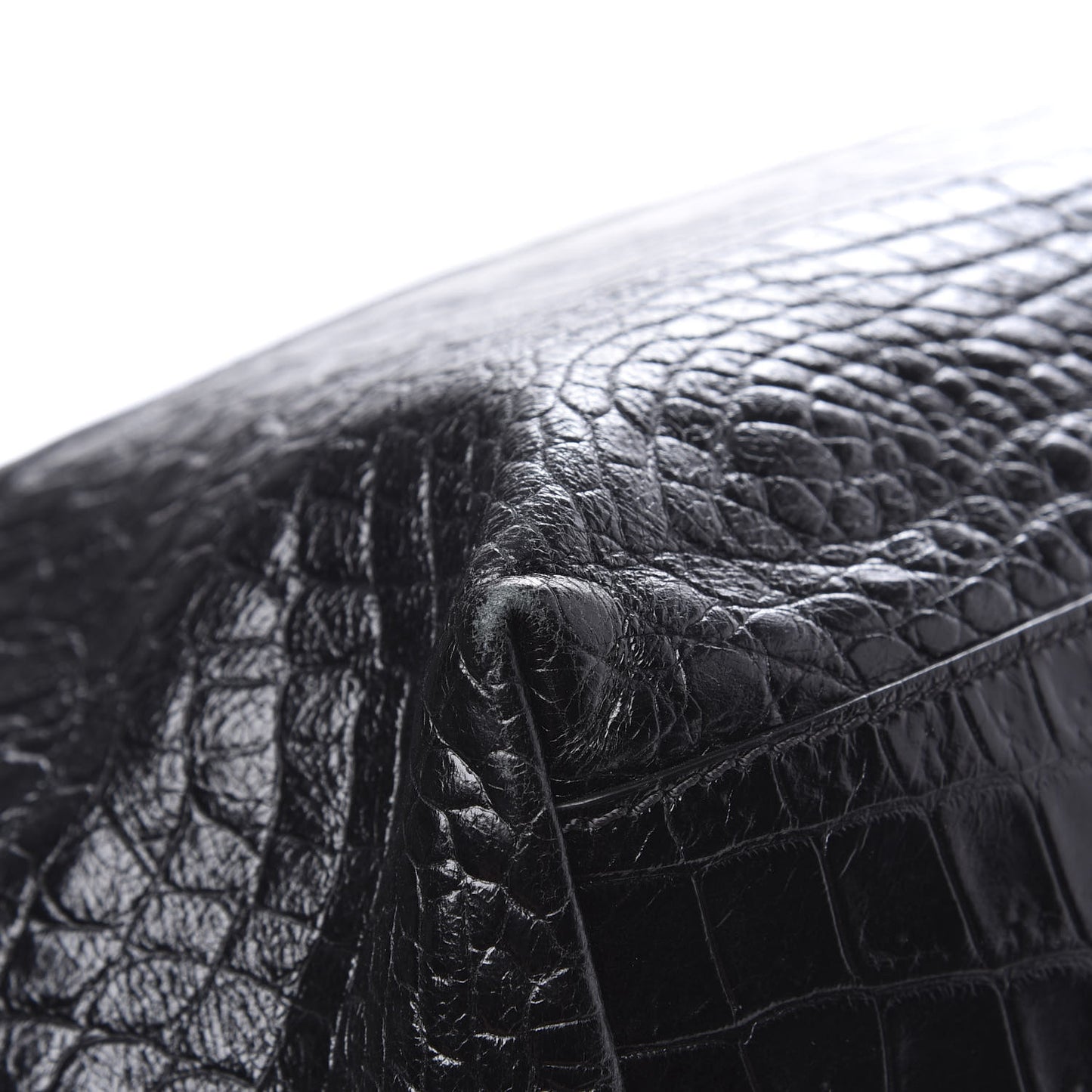 Calfskin Crocodile Embossed Medium Nightingale Black