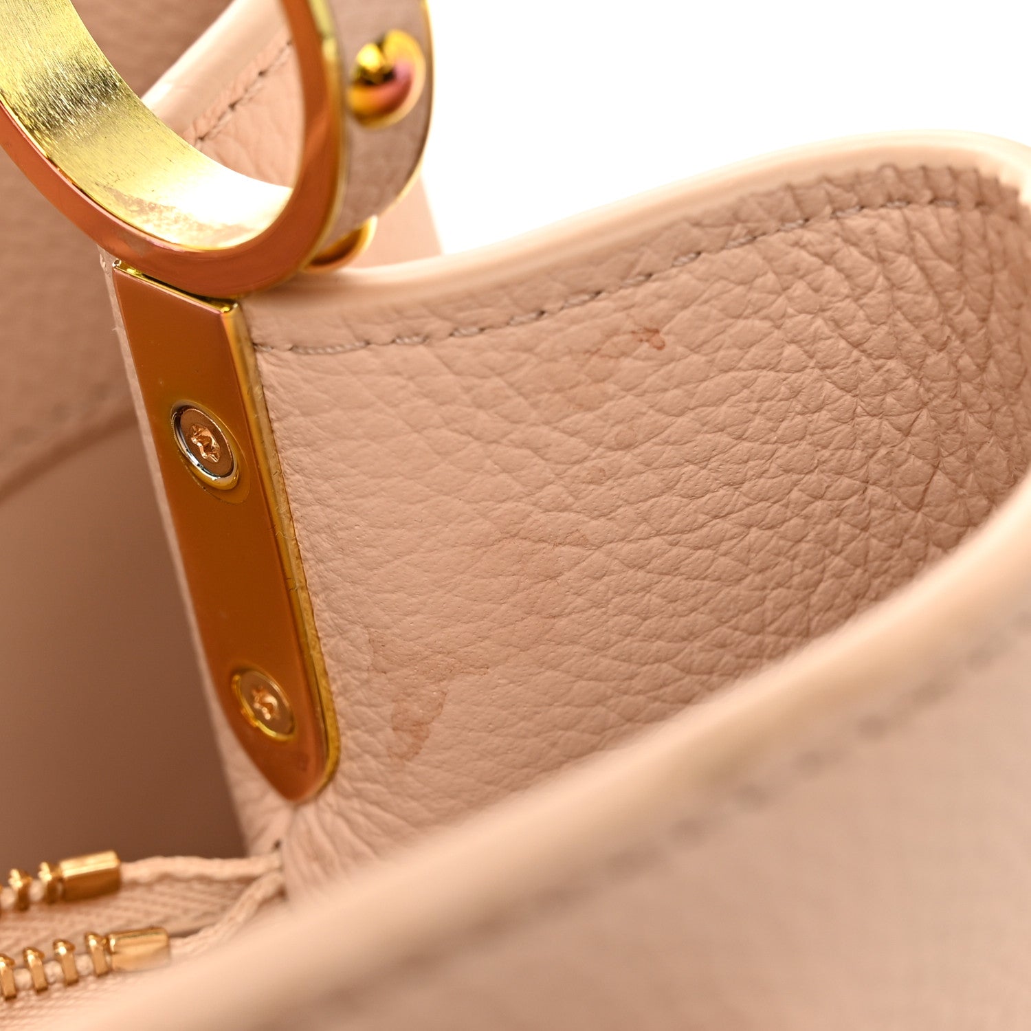 Louis Vuitton Taurillon Capucines East West MM Scarabeo Iridescent Macchiato 10 of 10