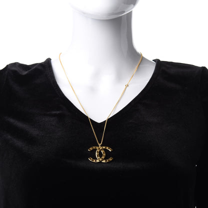 Chanel Metal CC Paris Button Necklace Gold 2 of 5