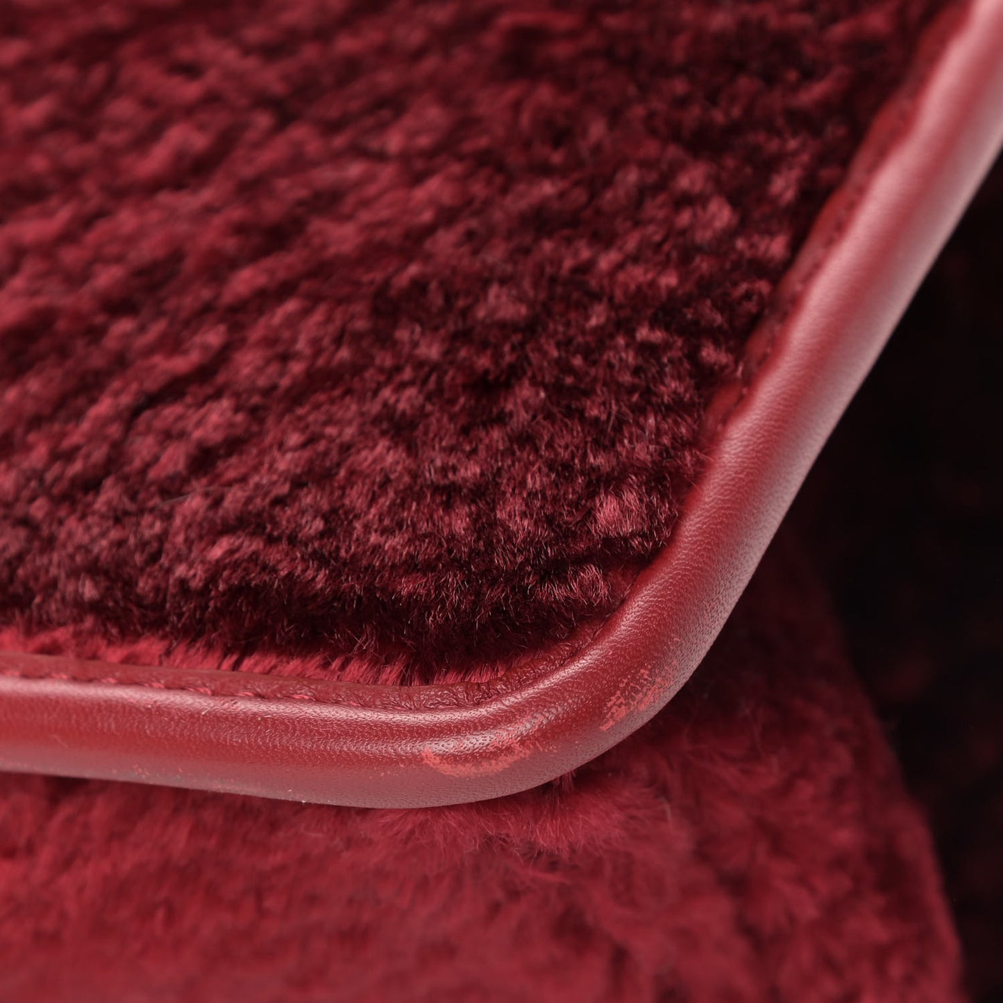 Velluto Astrakan Vitello Dolce F is Fendi Kan I Shoulder Bag Rosso