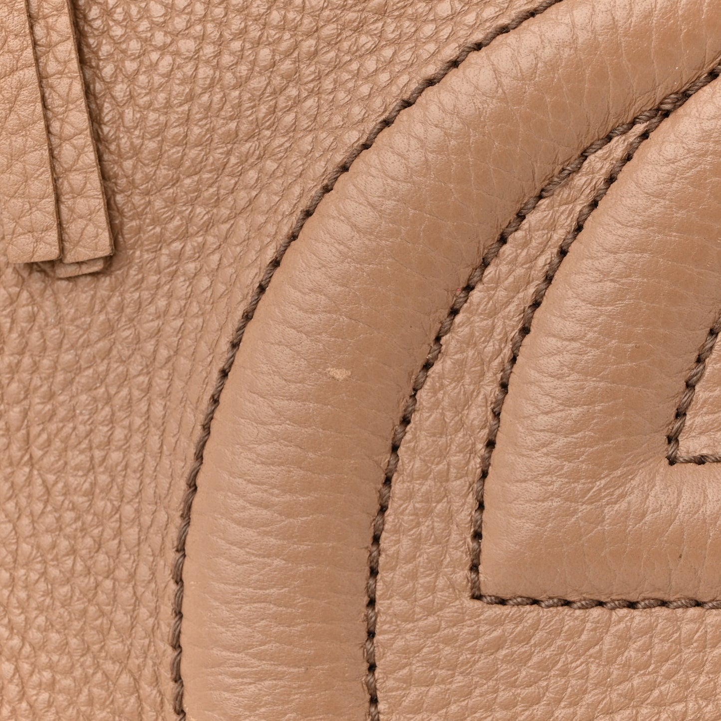 Pebbled Calfskin Large Soho Hobo Camelia