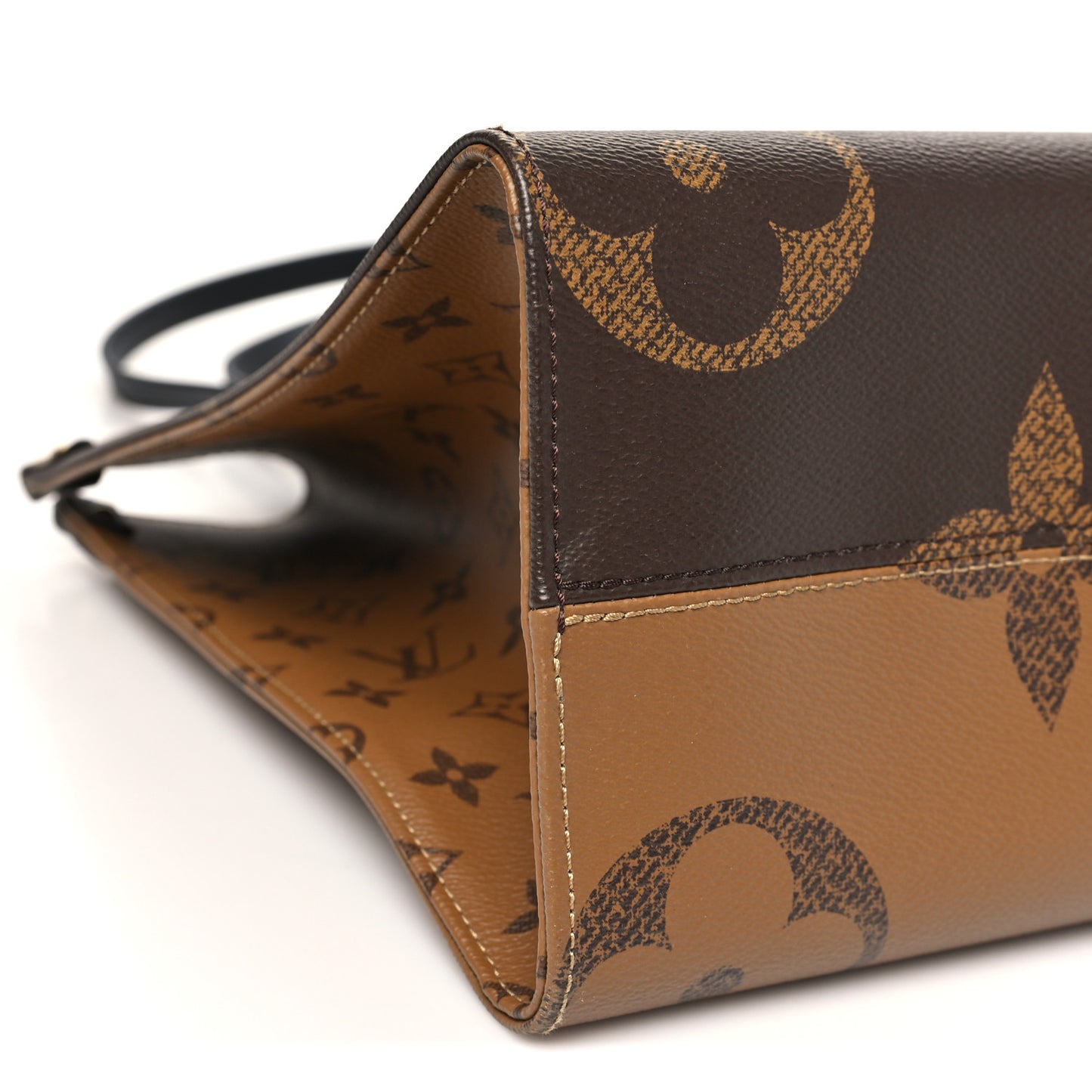 Reverse Monogram Giant Onthego MM