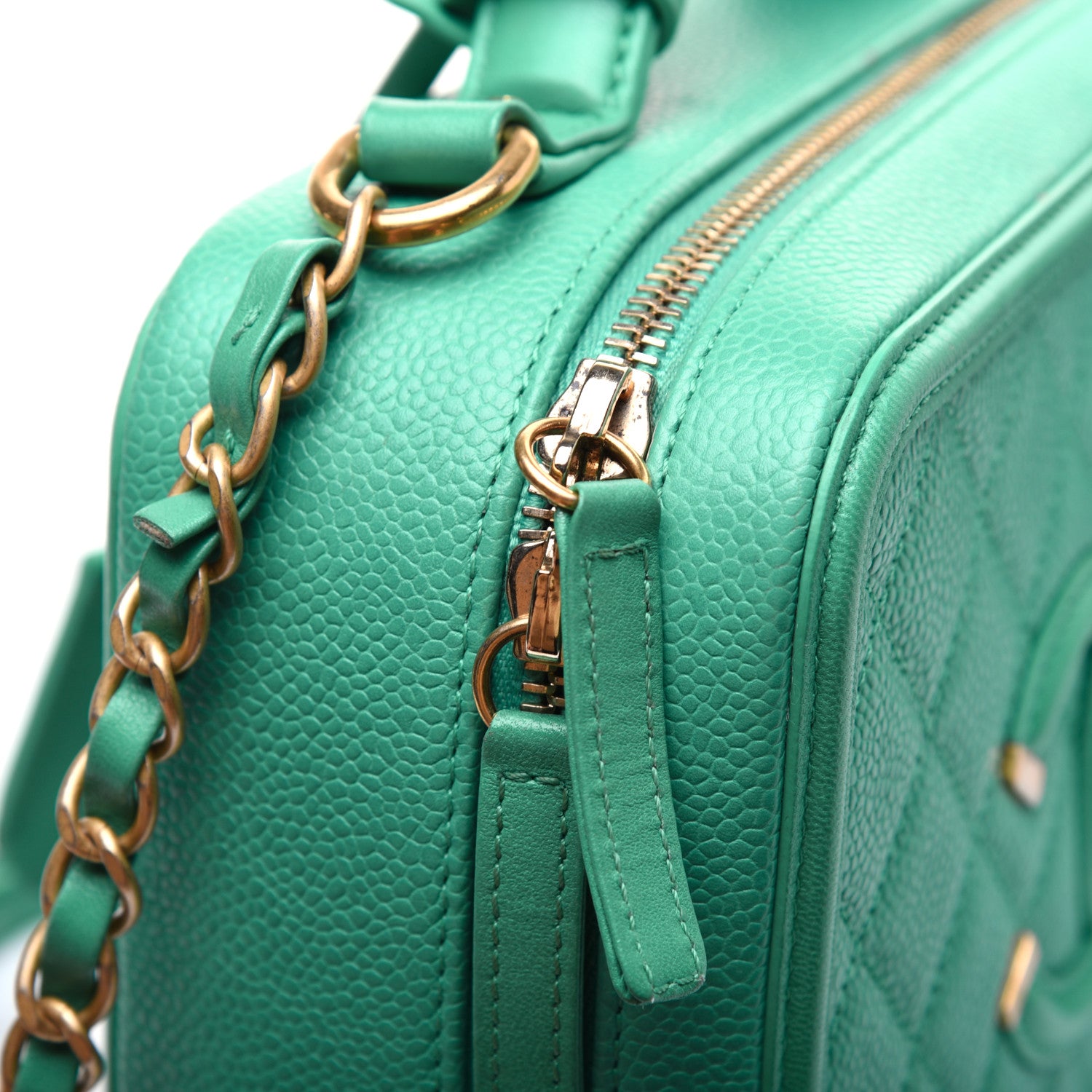 Chanel Caviar Quilted Medium CC Filigree Vanity Case Green 21 of 22