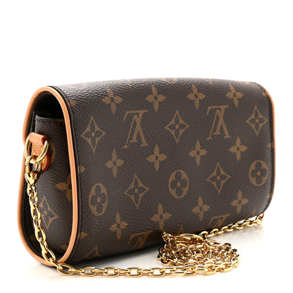 Louis Vuitton Monogram Pochette Camille 3 of 9