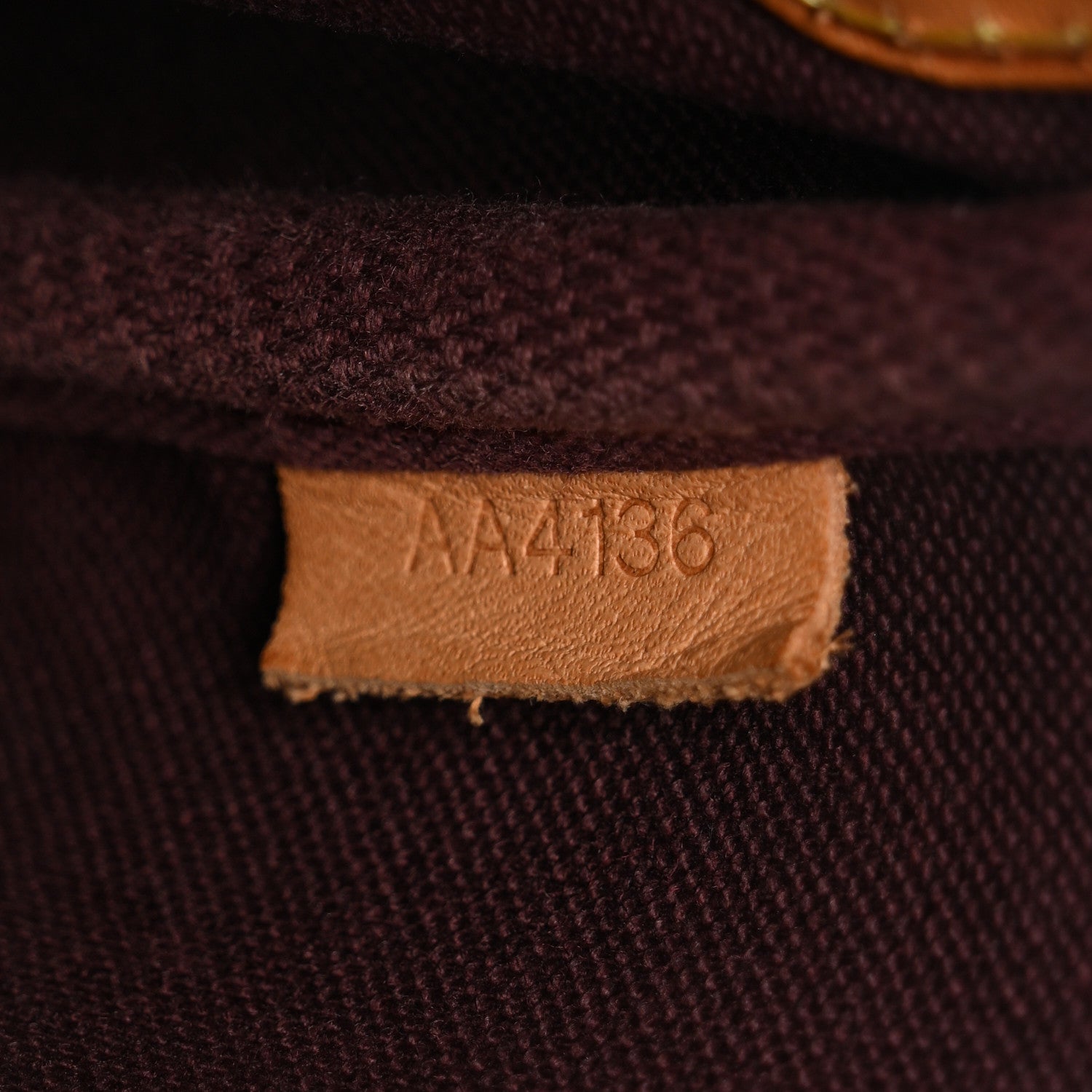 Louis Vuitton Monogram Favorite MM 7 of 12