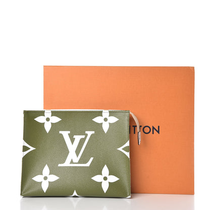 Louis Vuitton Monogram Giant Toiletry Pouch 26 Kaki 8 of 8