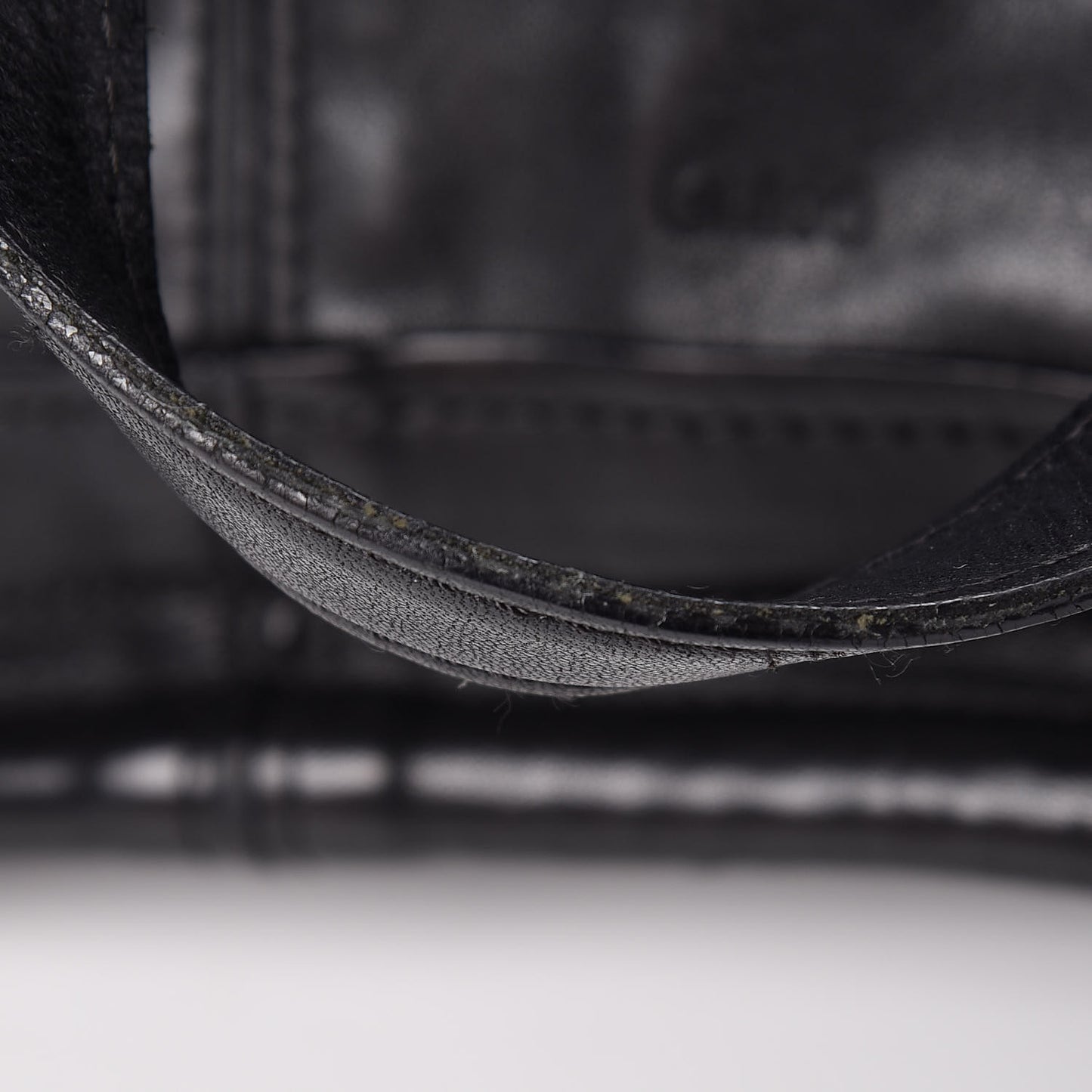 Calfskin Medium Paraty Tassel Black
