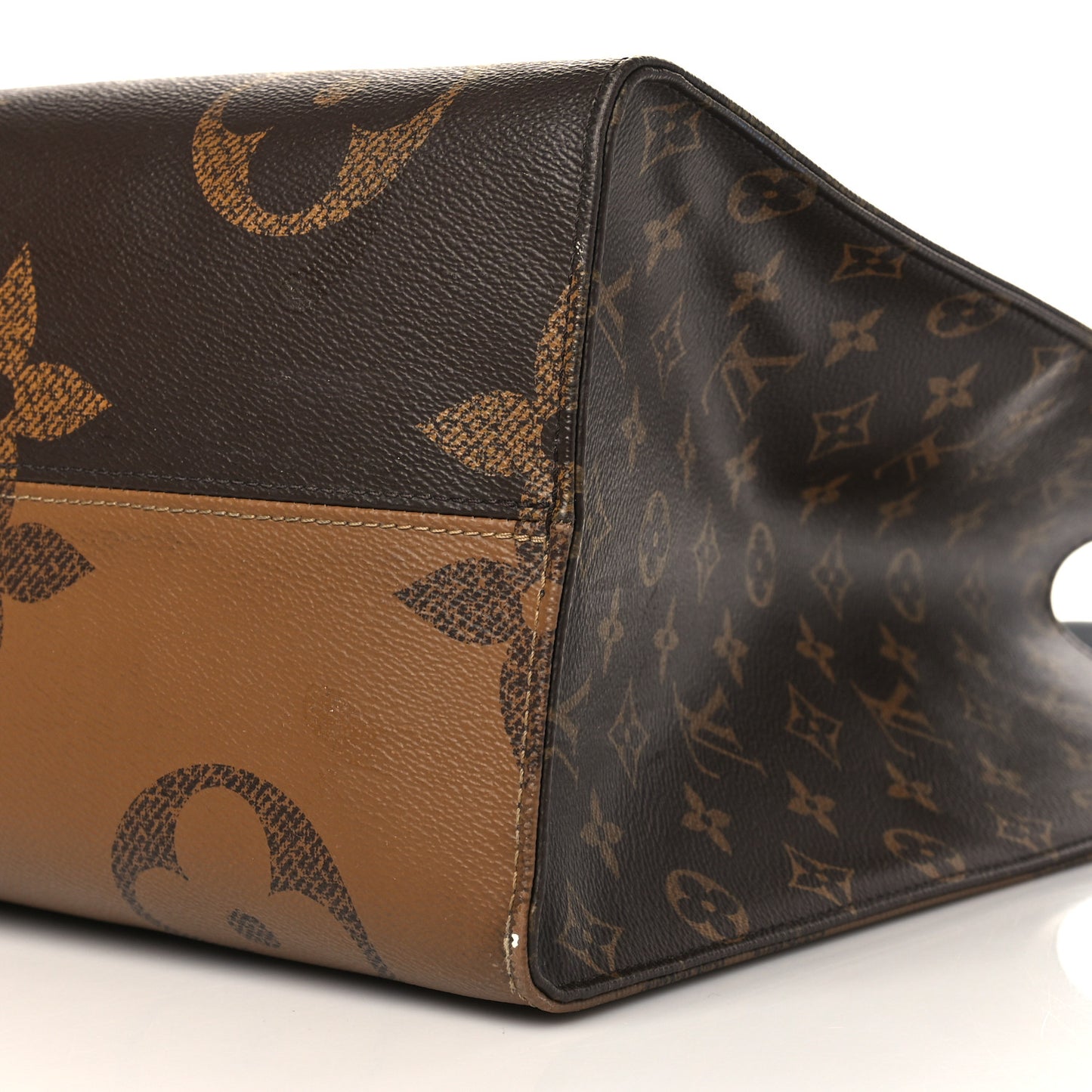 Reverse Monogram Giant Onthego GM