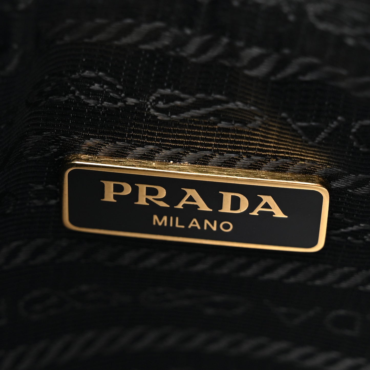Saffiano Lux Re-Edition 2005 Shoulder Bag Black