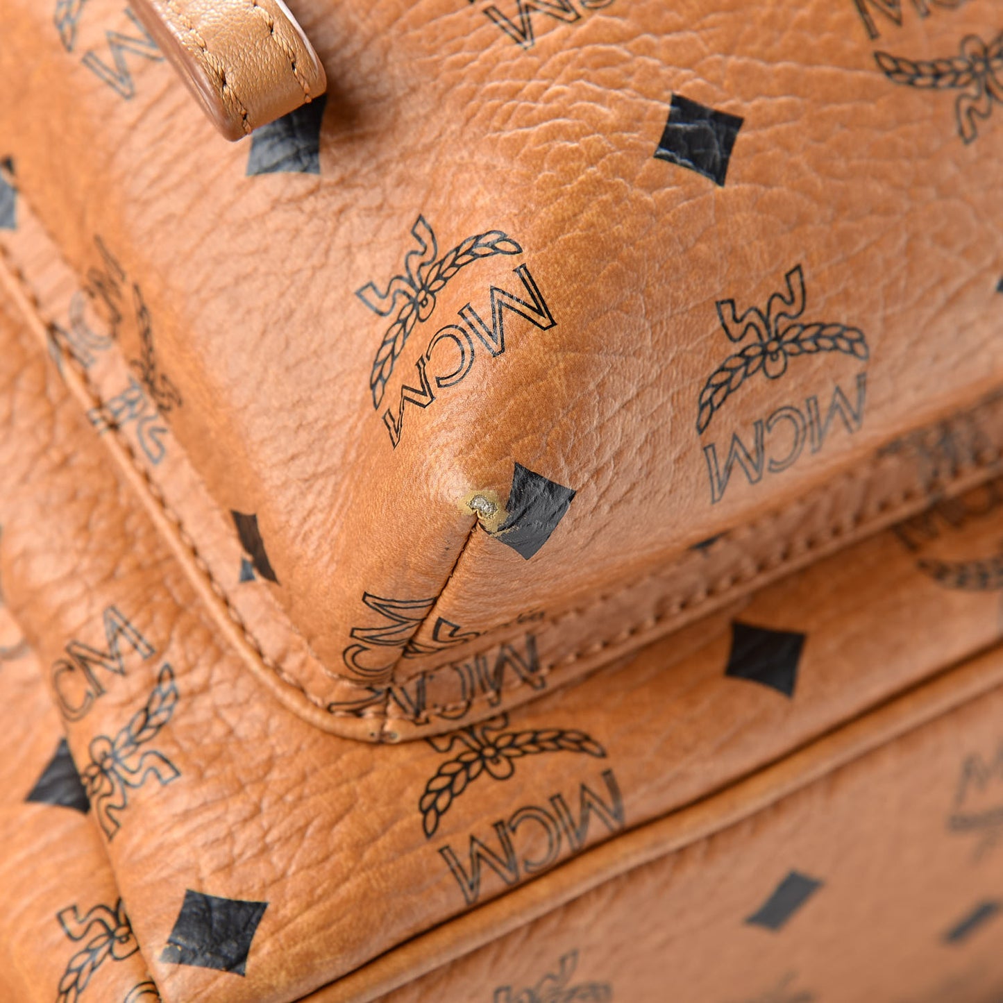 Visetos Medium Sprinkle Stud Stark Backpack Cognac