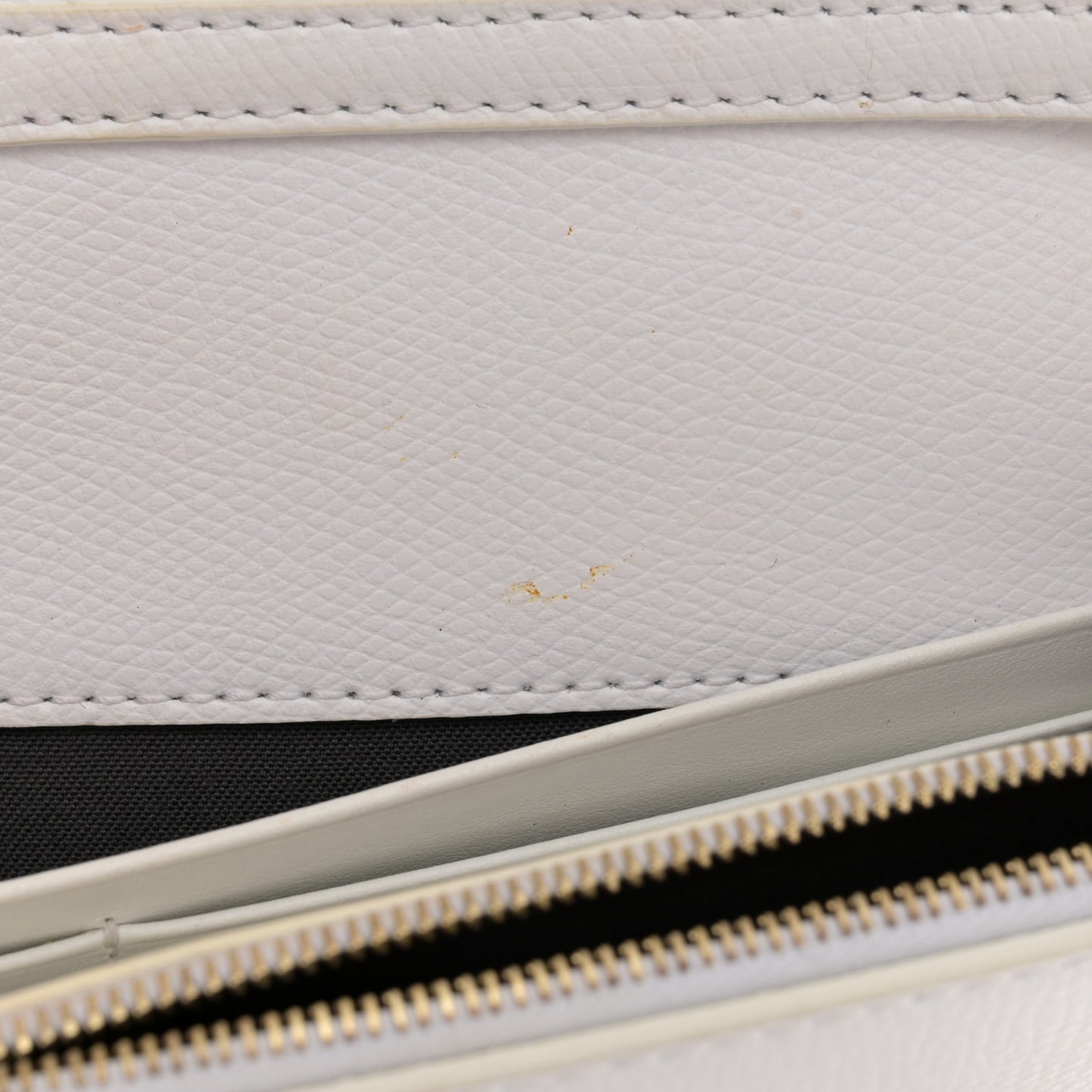 Vitello Cruise F is Fendi Medium Envelope Wallet on Chain Optical White