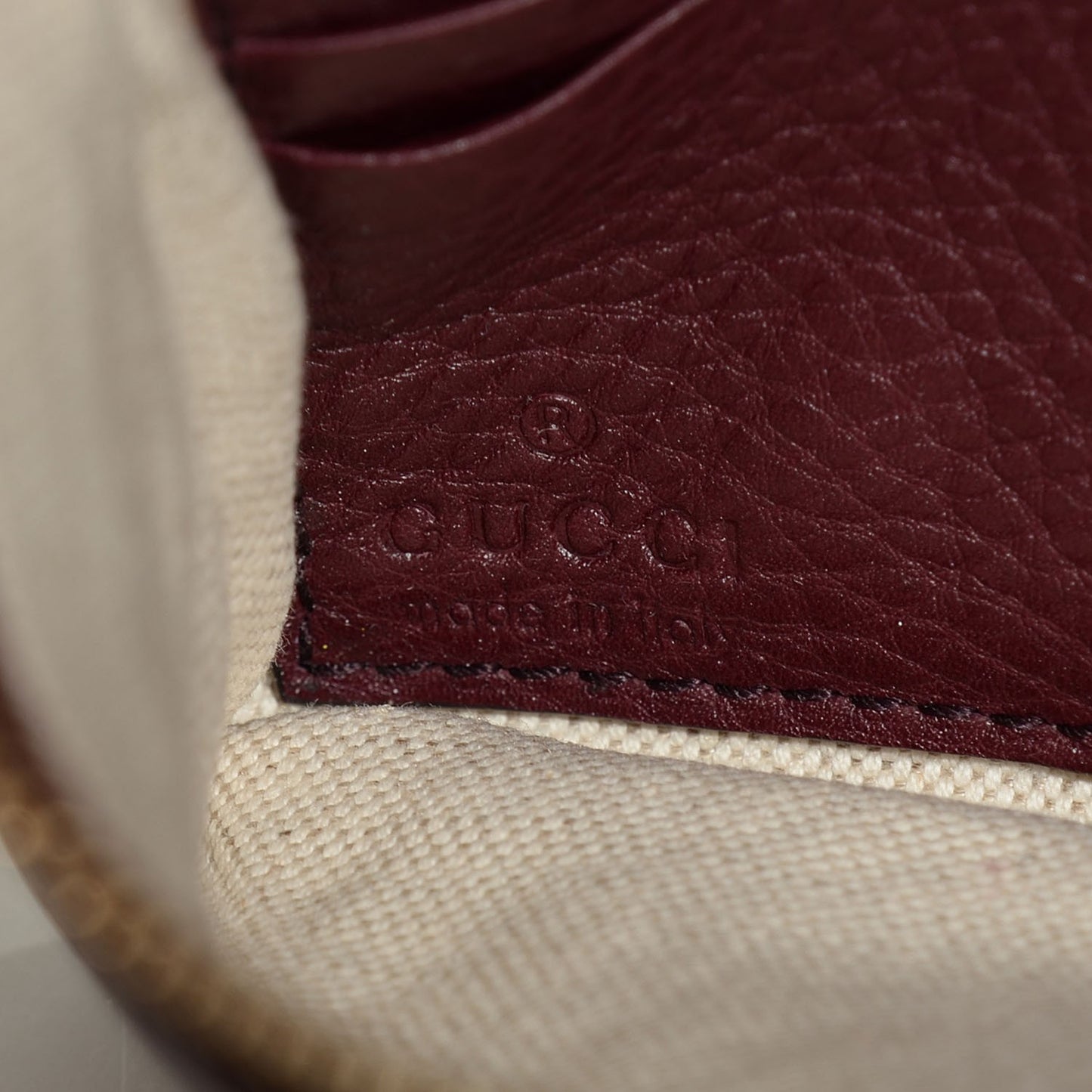 Pebbled Calfskin Soho Wrist Wallet Scarlatto