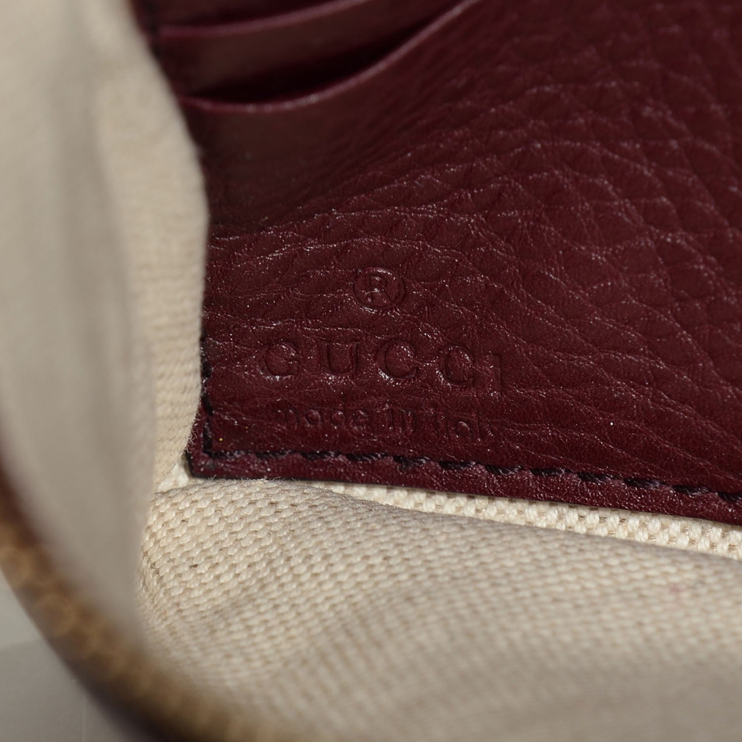 Gucci Pebbled Calfskin Soho Wrist Wallet Scarlatto 7 of 8