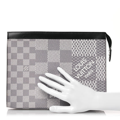 Louis Vuitton Damier Graphite 3D Pochette  Voyage Antarctica 2 of 9