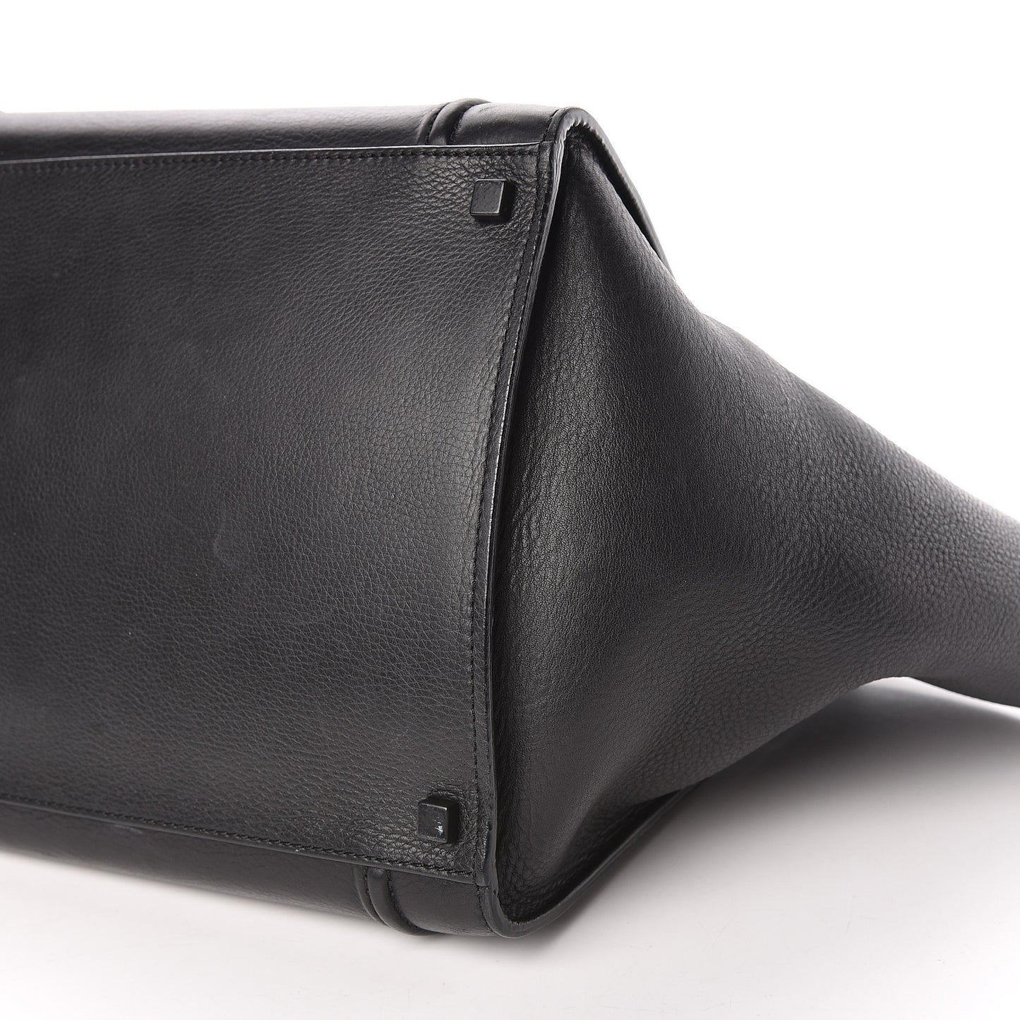 Smooth Calfskin Medium Phantom Luggage Black
