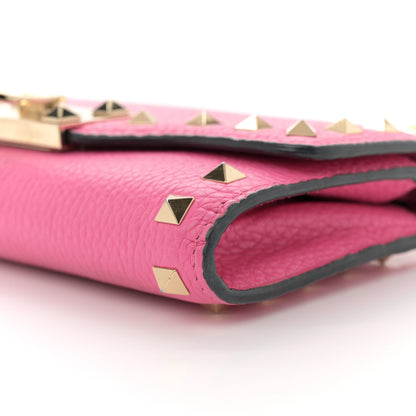 Valentino Garavani Pebbled Calfskin Rockstud Flip Lock Wallet On Chain Feminine Pink 9 of 11