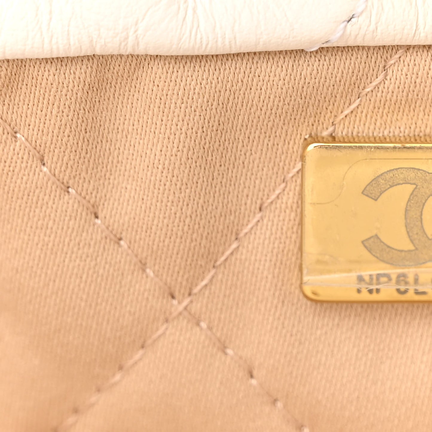 Shiny Calfskin Quilted Chanel 22 White