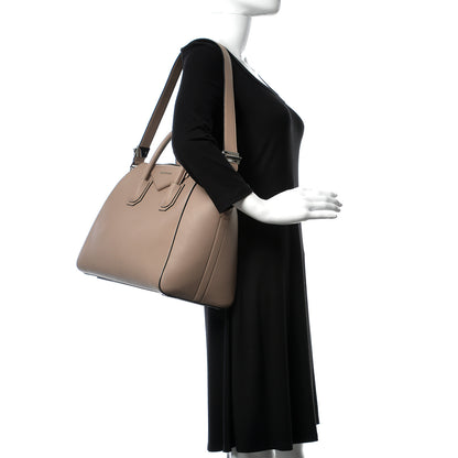 Givenchy Sugar Goatskin Medium Antigona Mastic 2 of 10