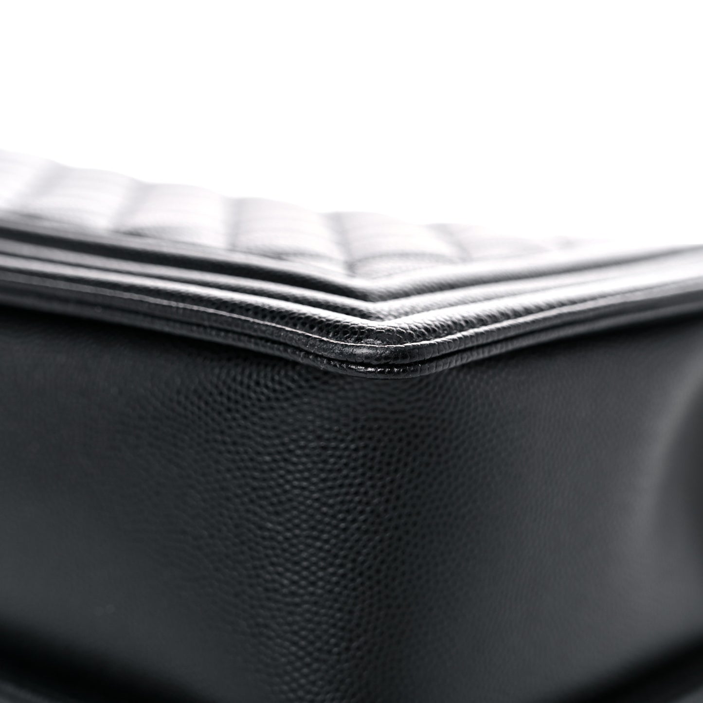 Caviar Quilted New Medium Boy Flap Black