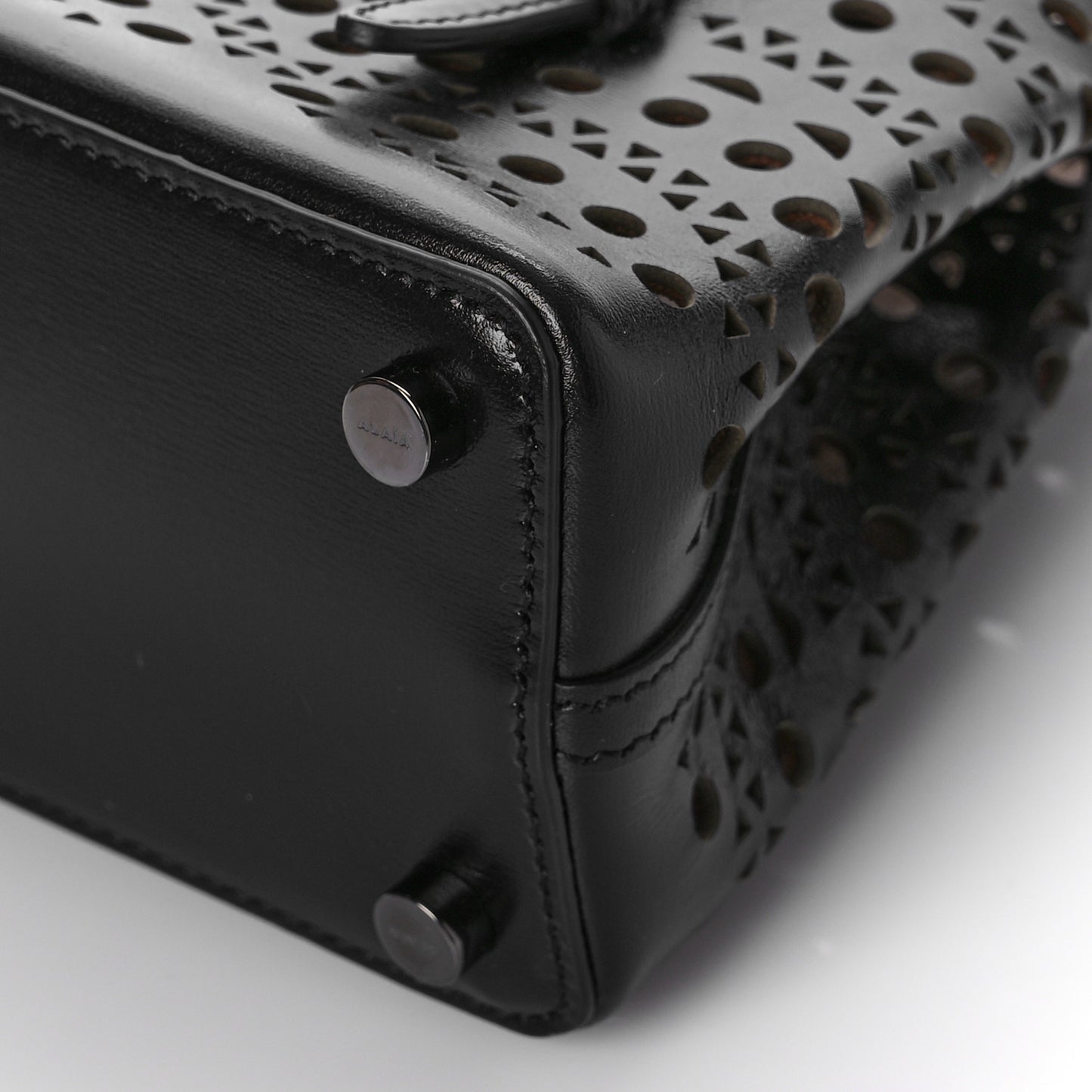 Calfskin Vienne Wave Mina 16 Bag Black