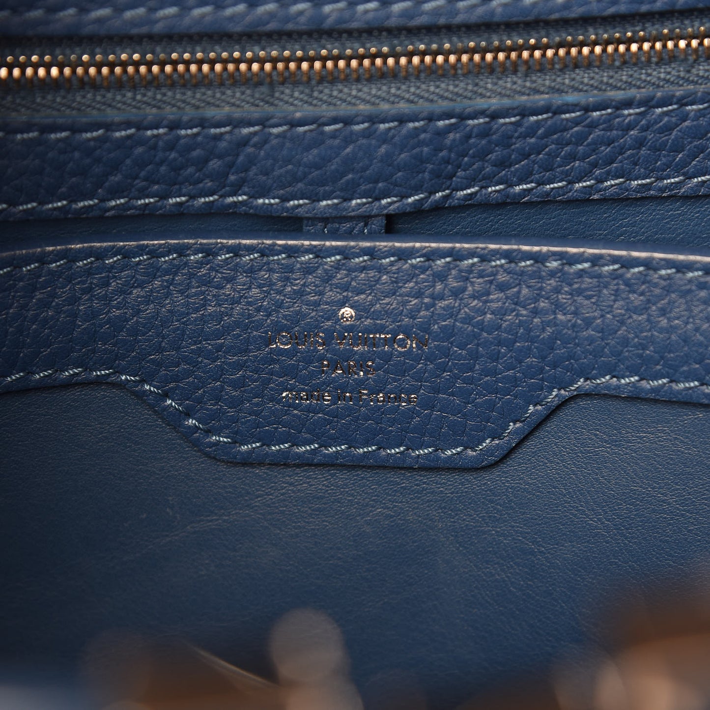 Taurillon Capucines PM Petrole Blue