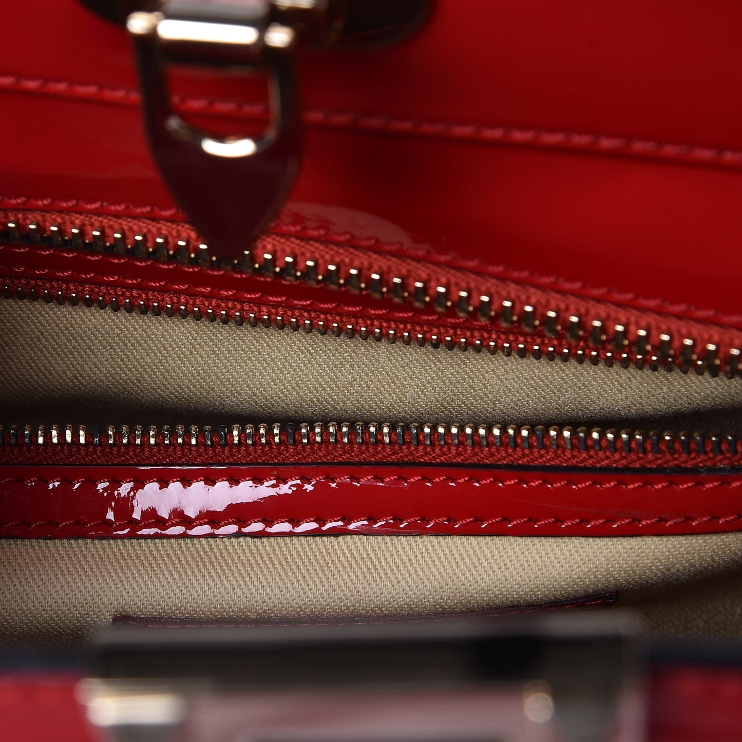 Patent Monochrome Rockstud Double Handle Tote Rosso Valentino