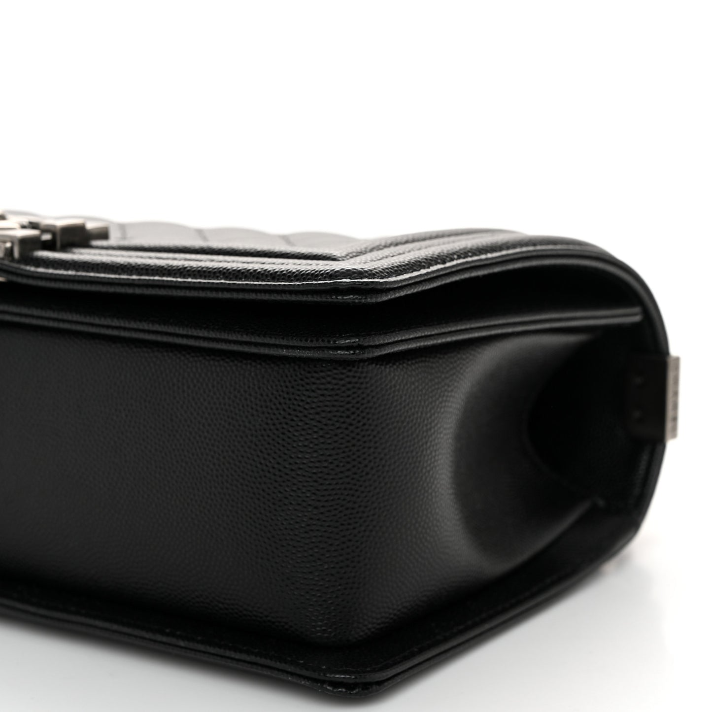 Caviar Quilted Medium Boy Flap Black