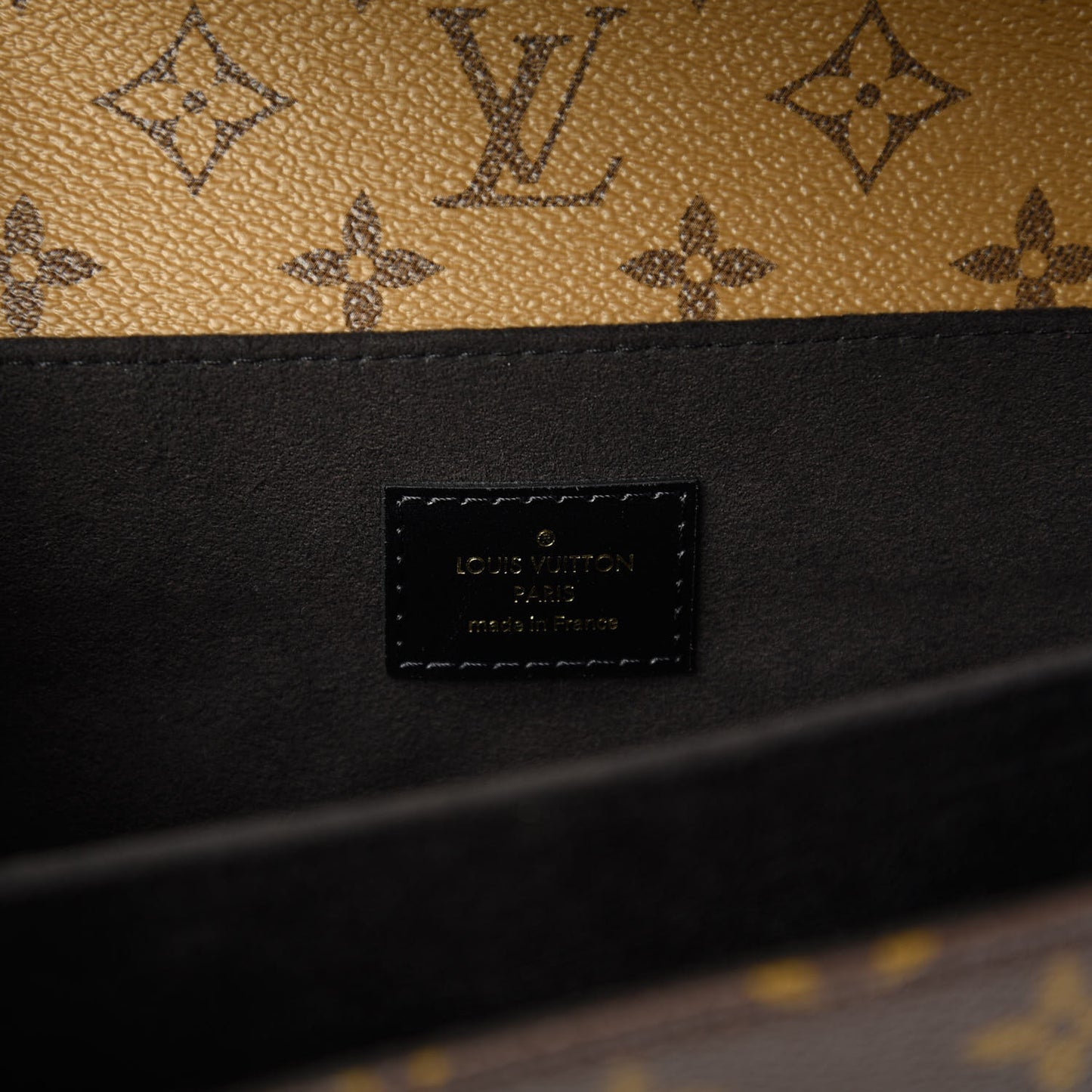 Reverse Monogram Pochette Metis