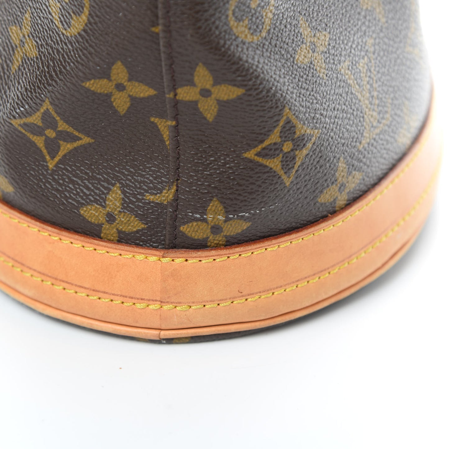 Monogram Petit Bucket 23