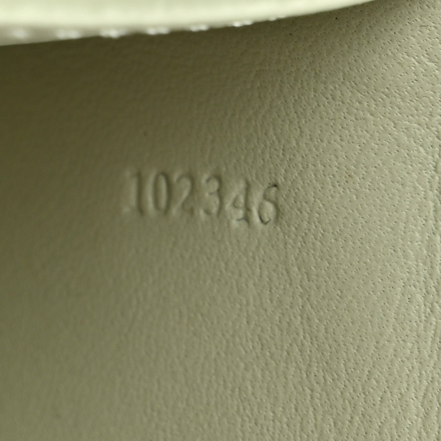 Loewe Pebble Grain Calfskin Anagram Small Vertical Wallet Green 7 of 10