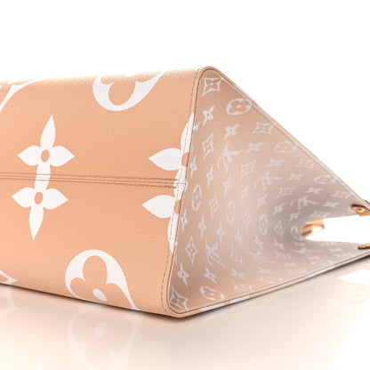 Louis Vuitton Monogram Giant By The Pool Onthego GM Brume 8 of 11