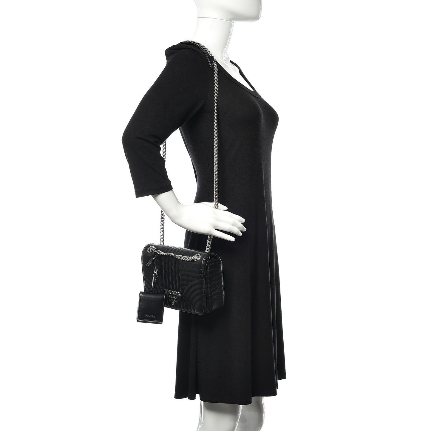Soft Calf Impunture Medium Diagramme Flap Black