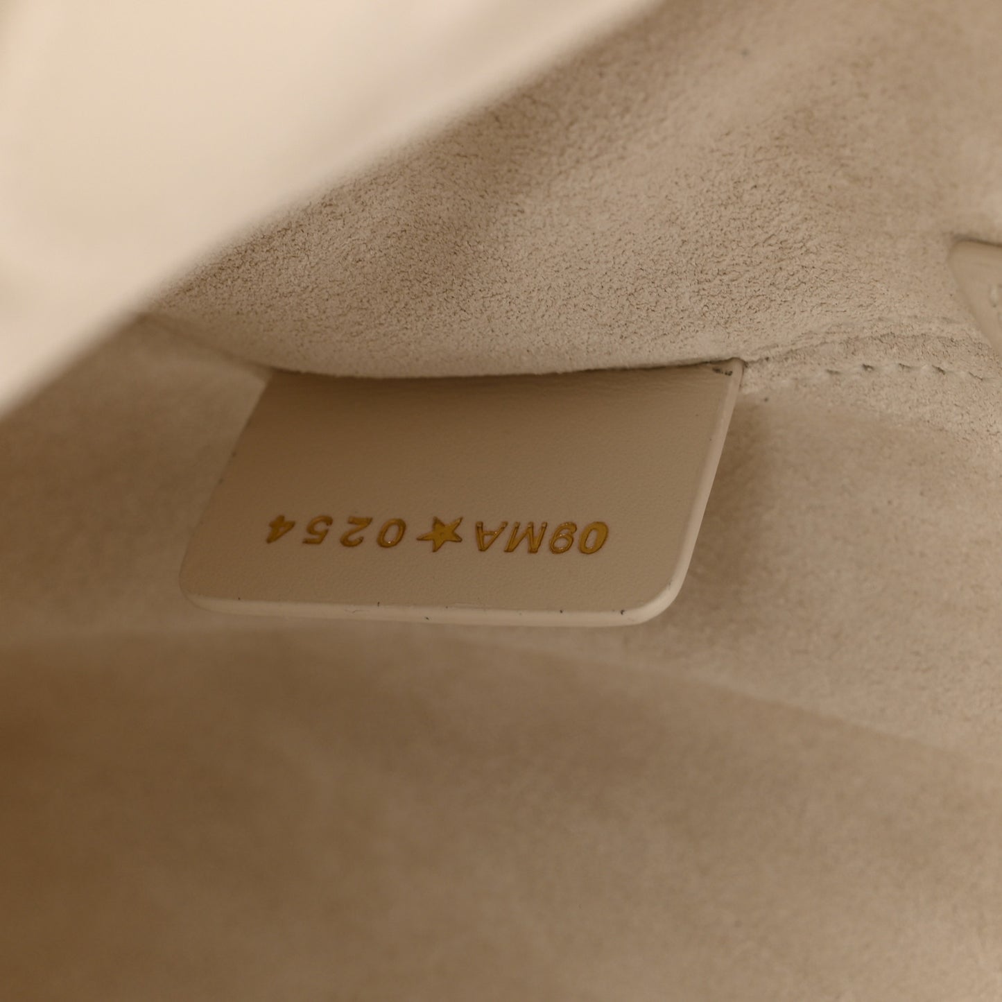 Calfskin Macrocannage Medium Toujours Latte