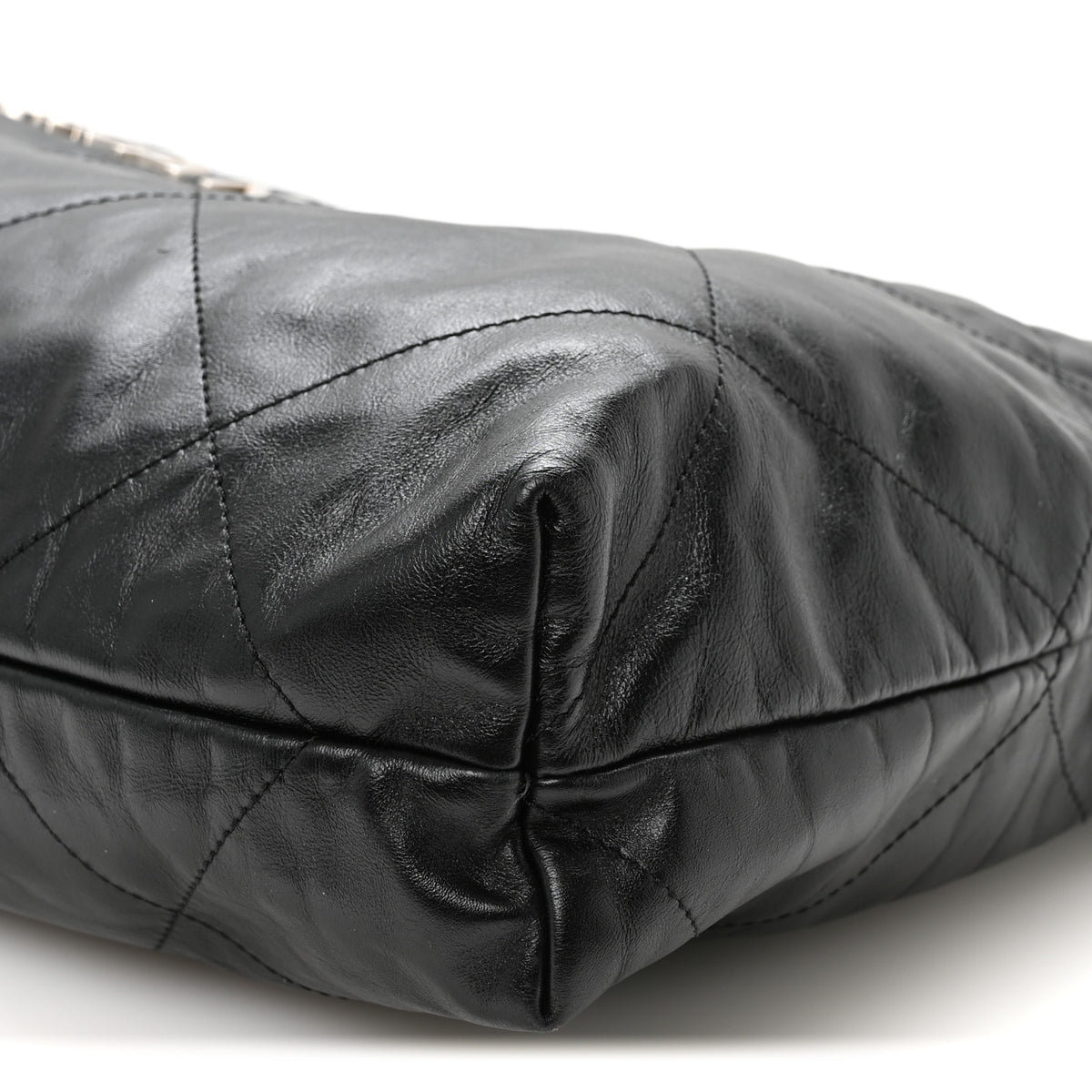 Shiny Calfskin Quilted Chanel 22 Black