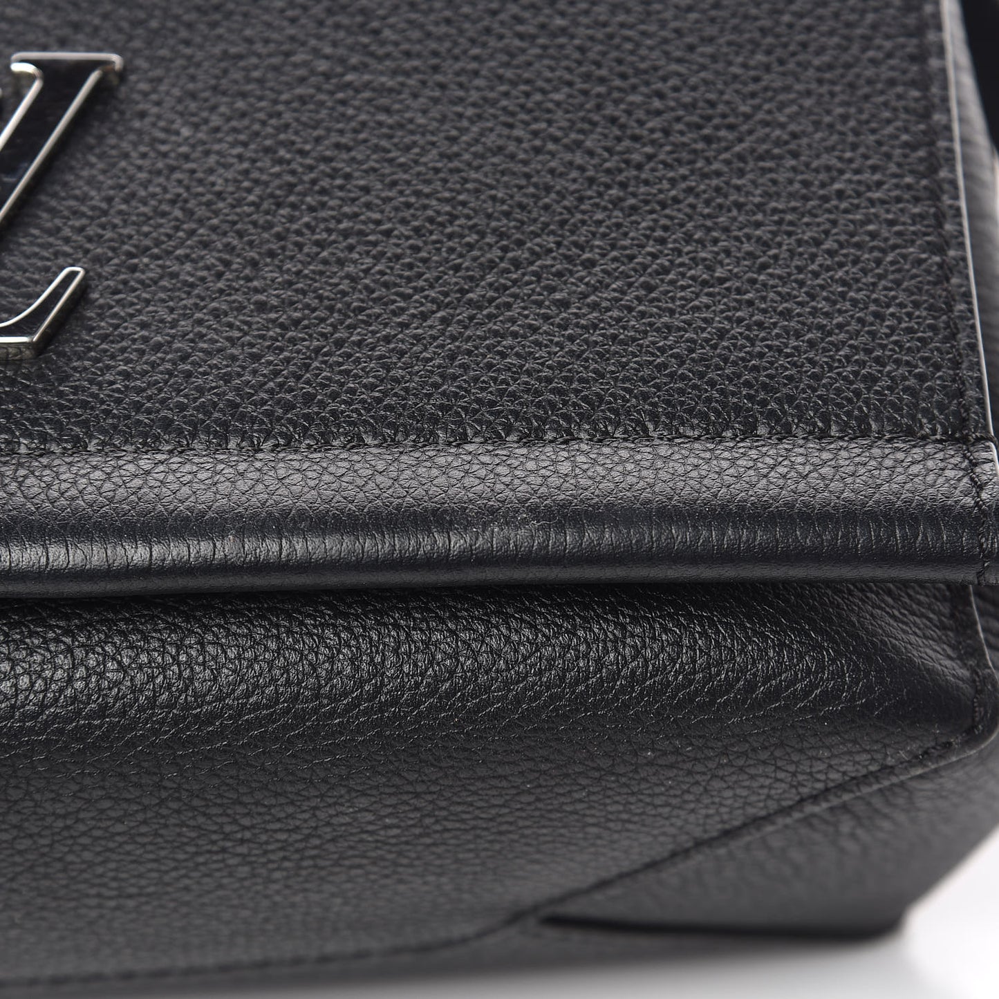 Calfskin Lockme II Chain Bag BB Black