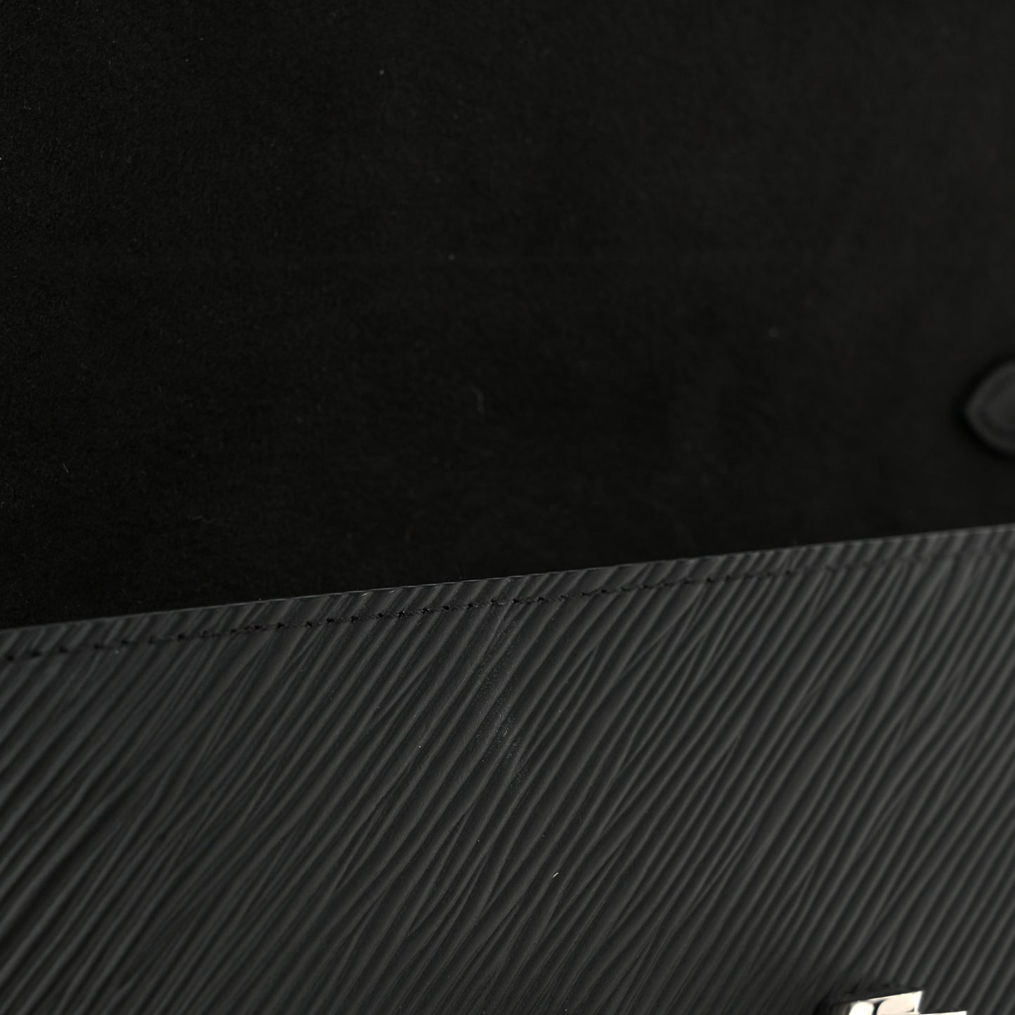 Epi Twist Belt Chain Wallet Black