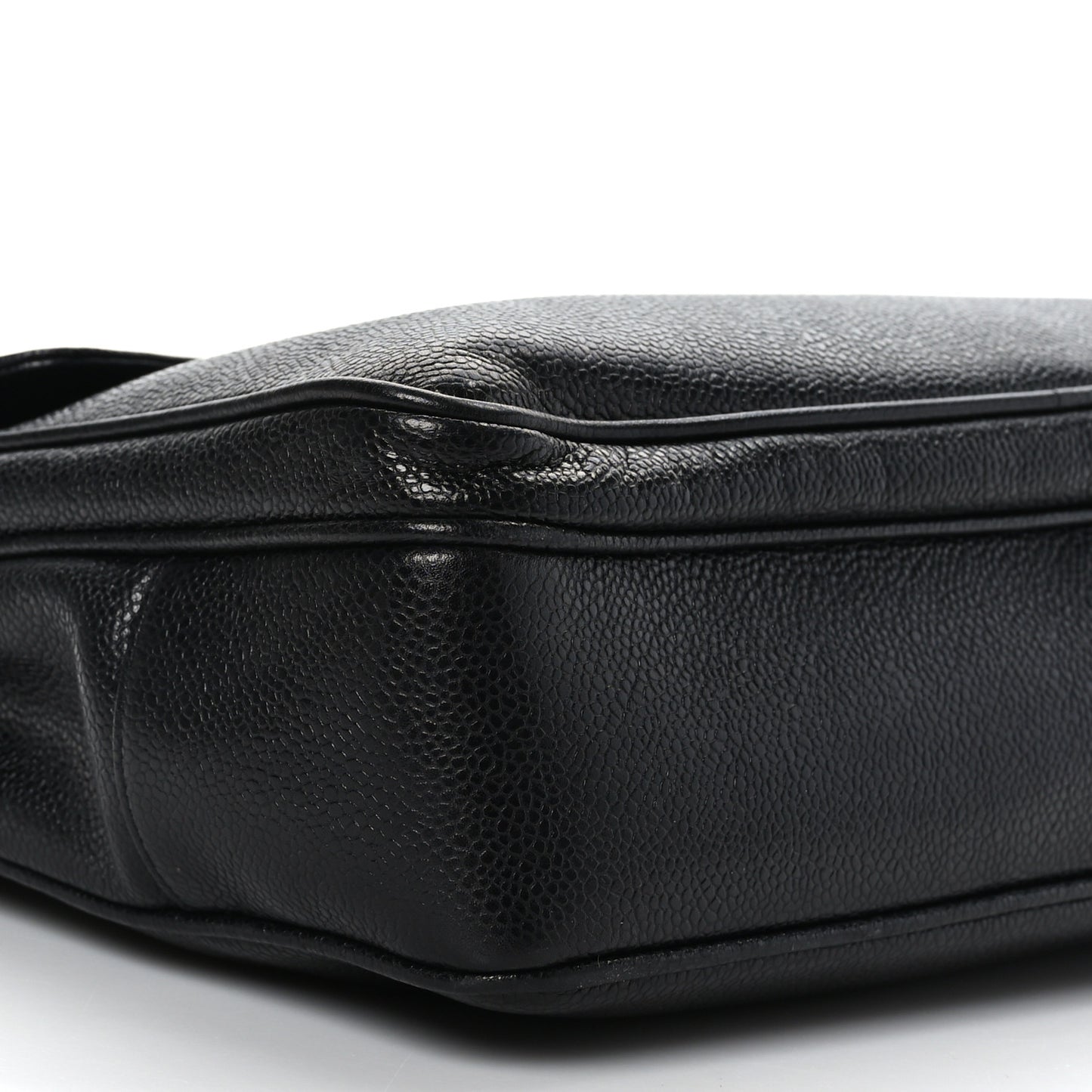 Caviar Shoulder Bag Black