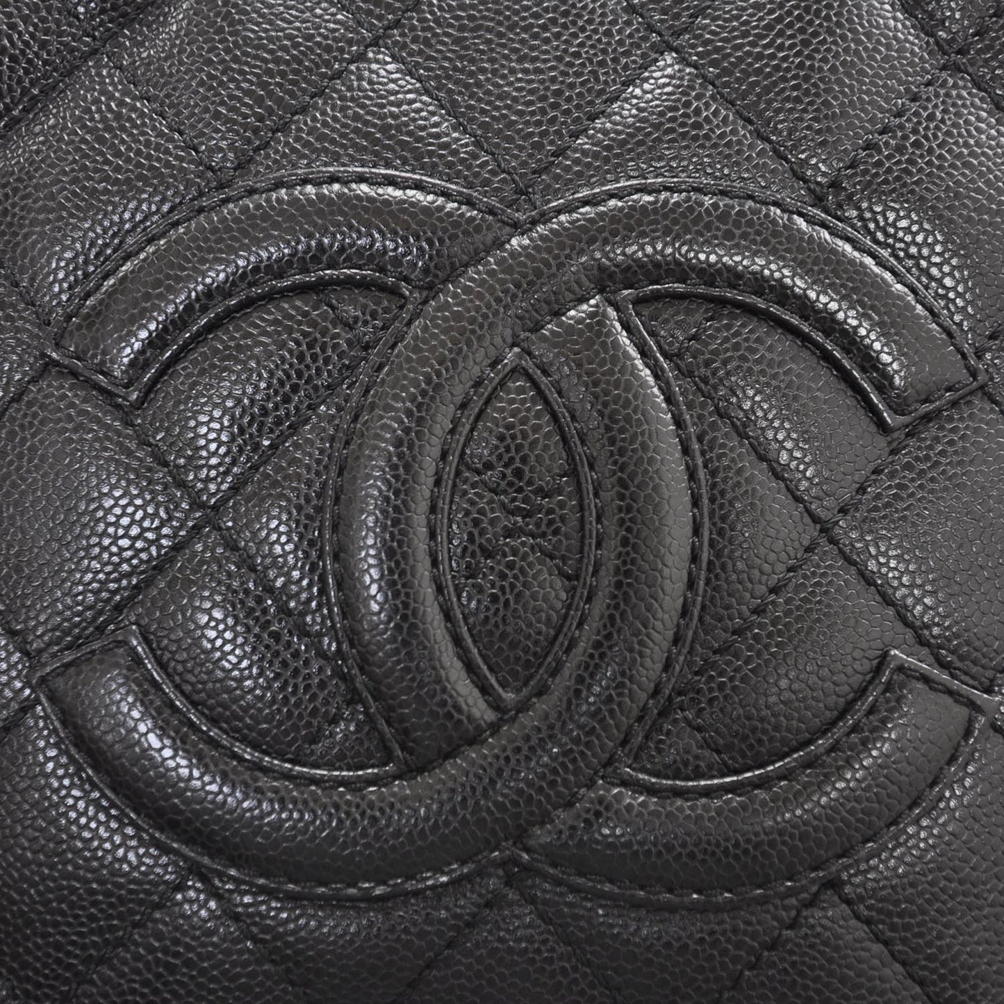 Caviar Quilted Shoulder Bag Black