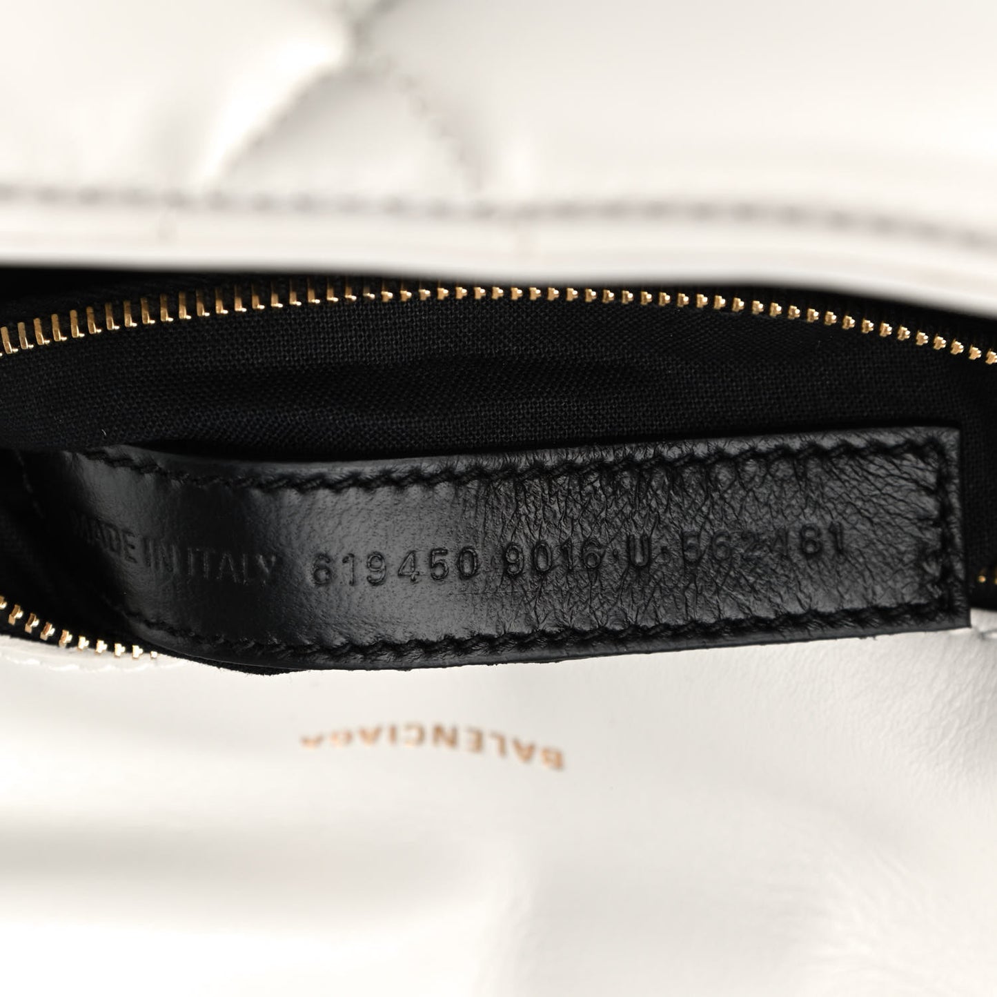 Nappa Calfskin Quilted Touch B Puffy Clutch White