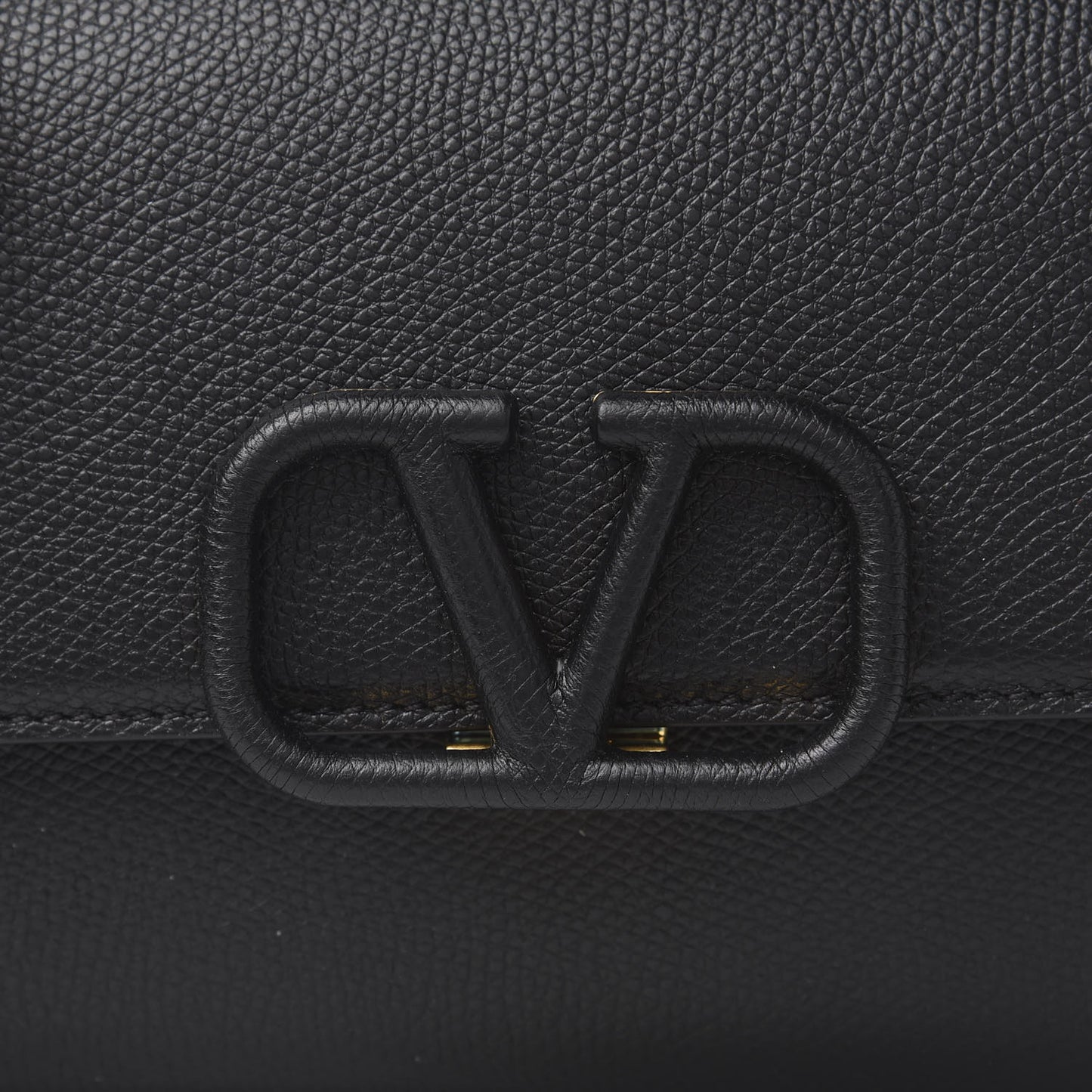 Grained Calfskin VSling Clutch With Shoulder Strap Black